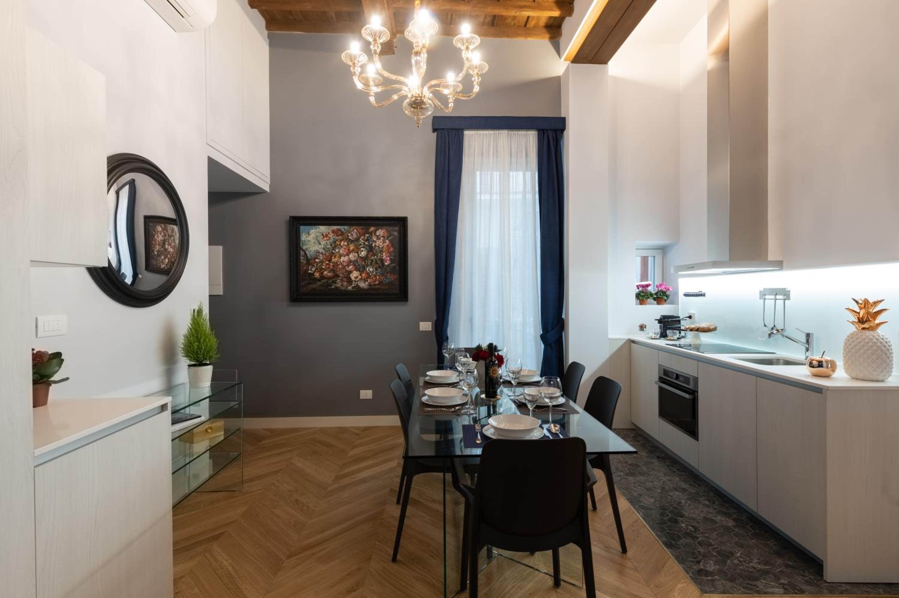 Deluxe Apartment photo 2