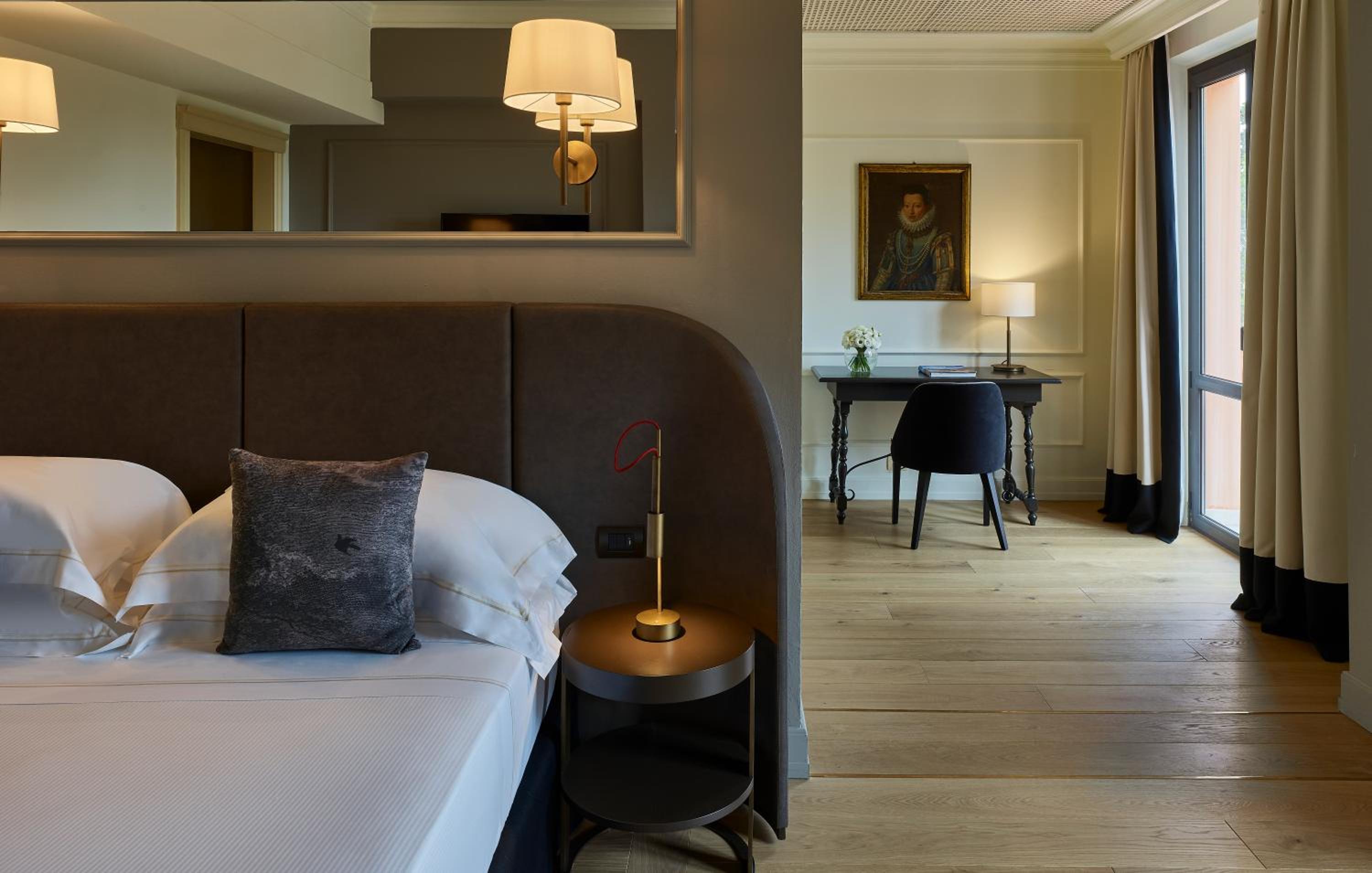 Grand Suite (Non Smoking) - Photo 4
