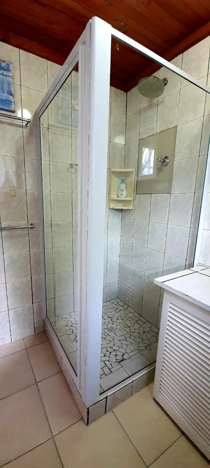 One-Bedroom Apartment - Photo 11