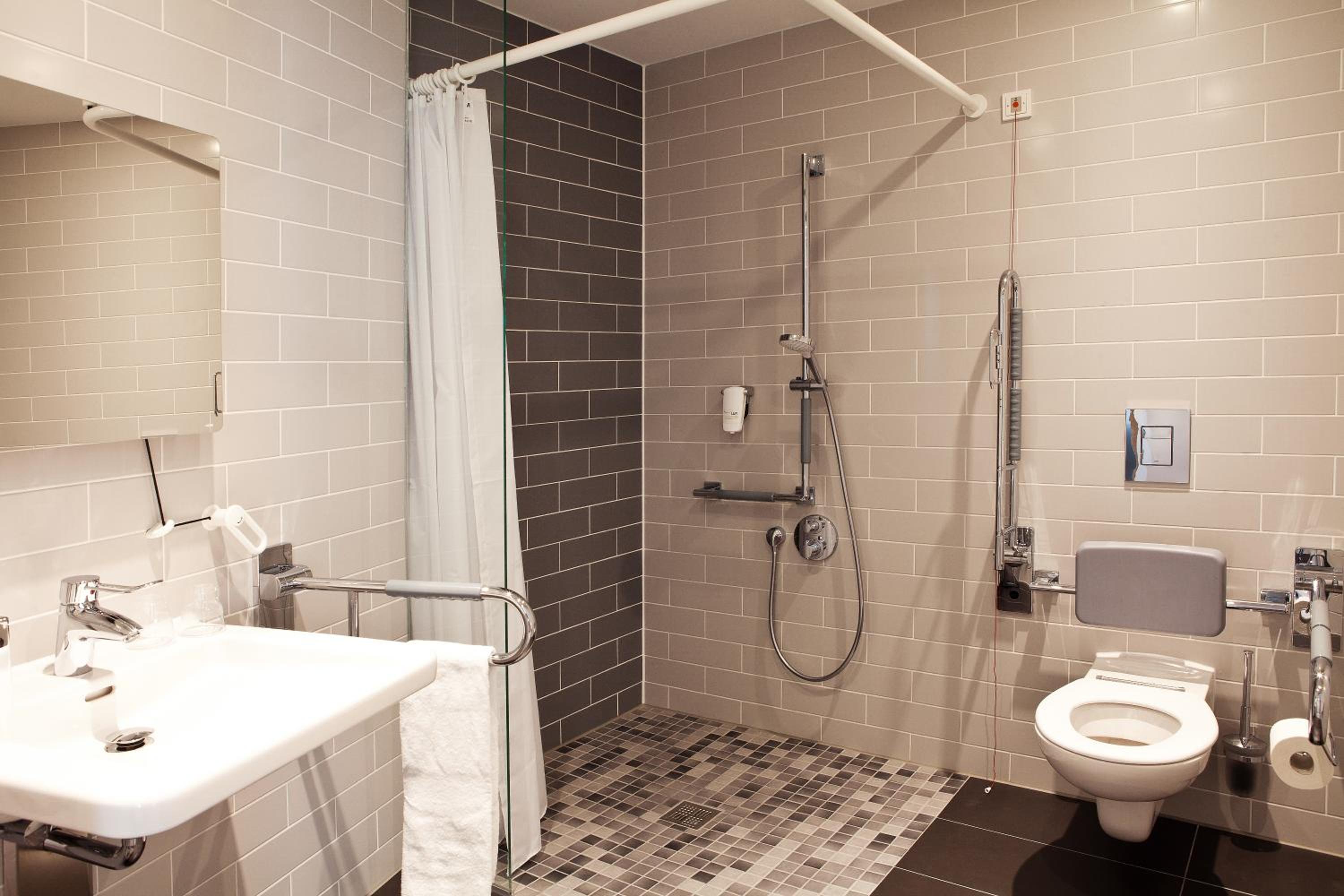 Queen Room with Roll in Shower 