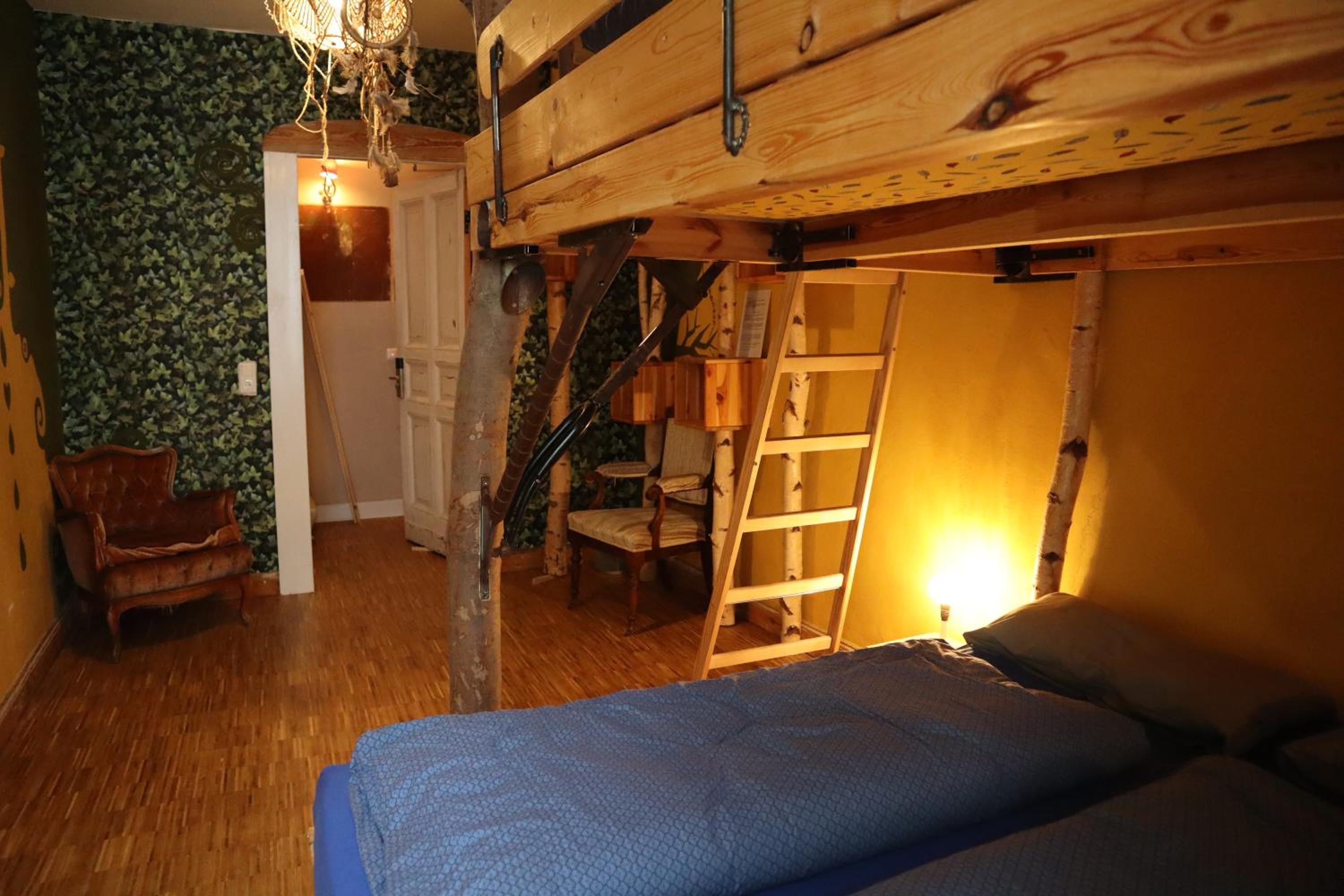 Quadruple Room with Shared Bathroom photo 2