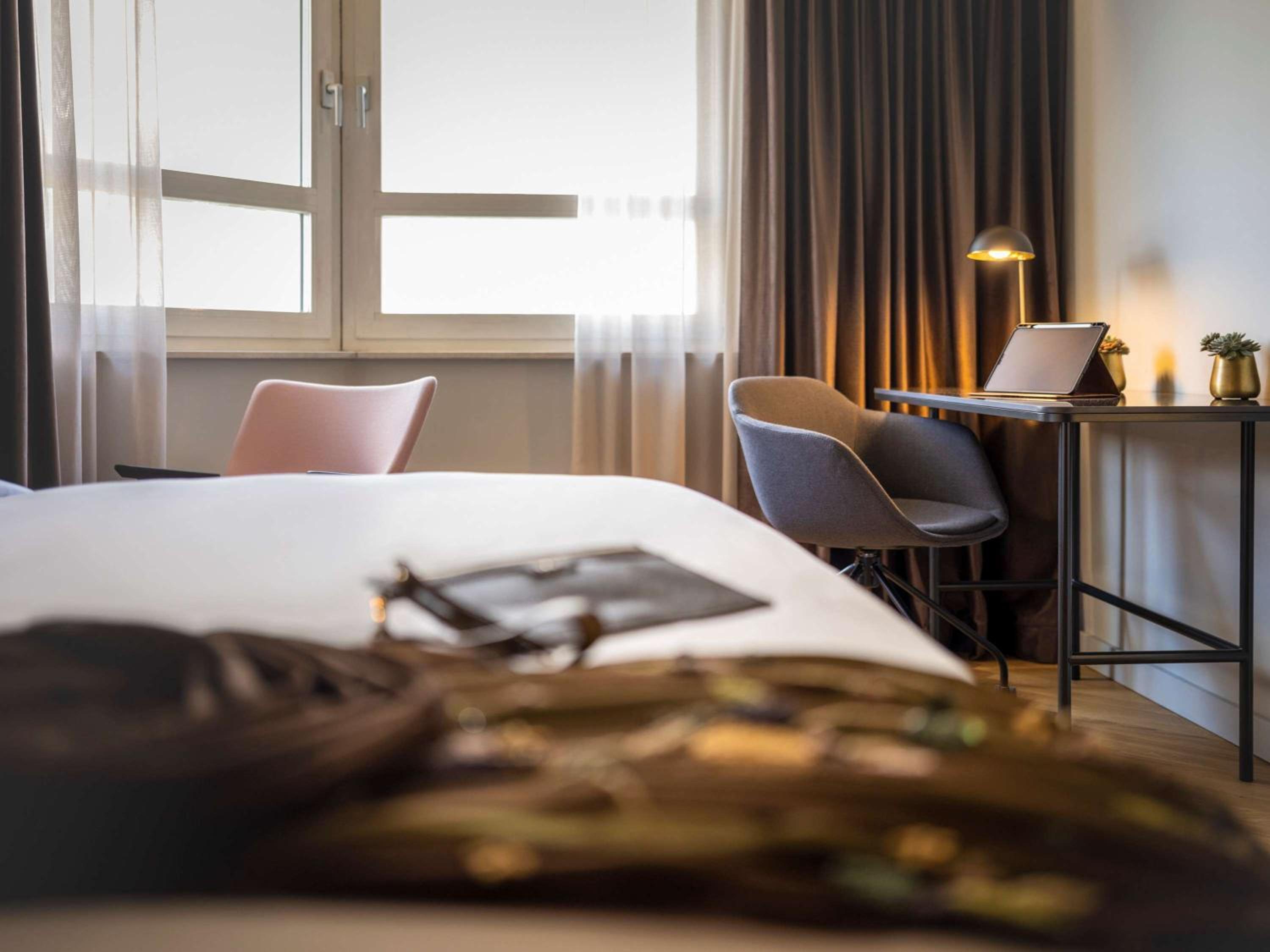 Superior King Room - Photo 3