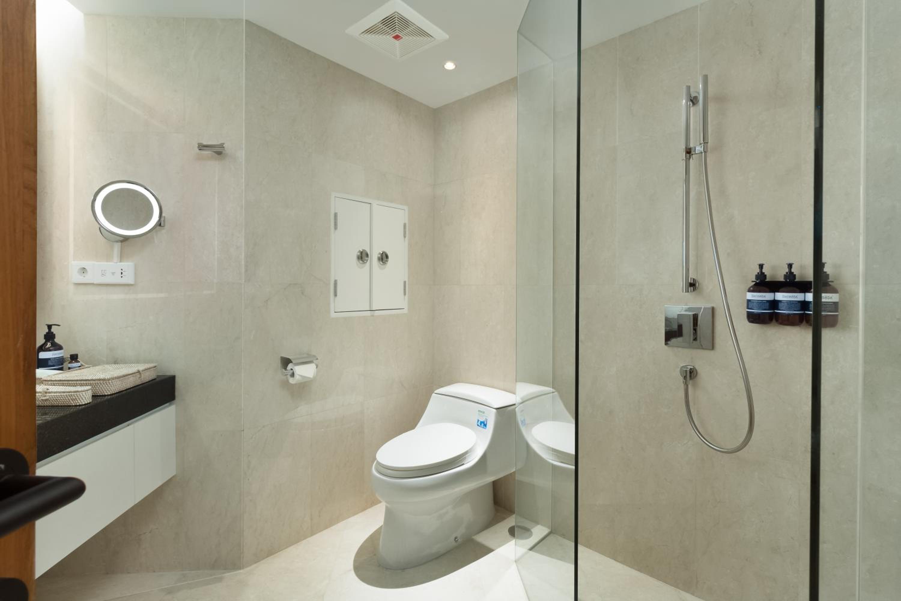 Two-Bedroom Suite - Photo 3