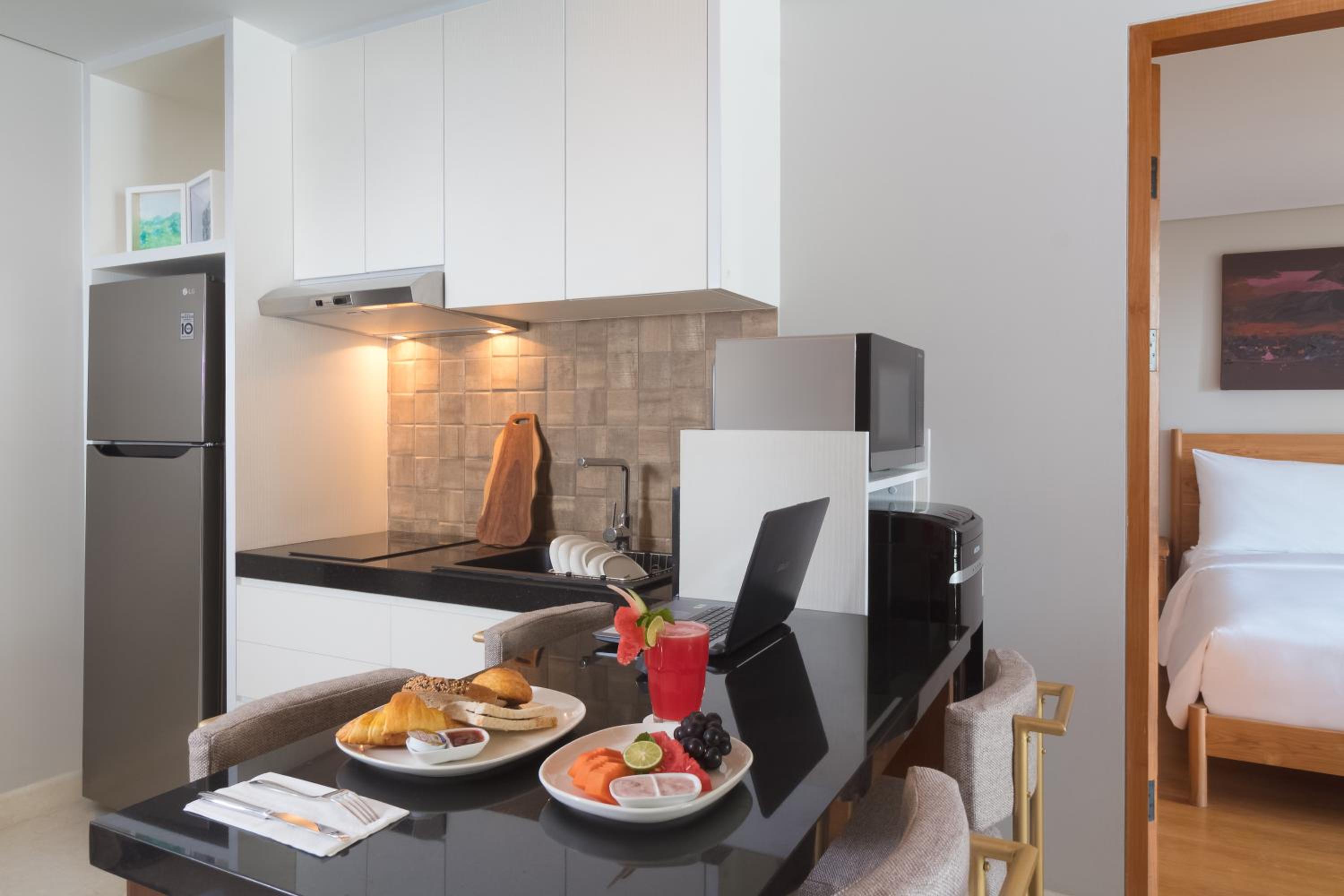 Two-Bedroom Suite - Photo 17