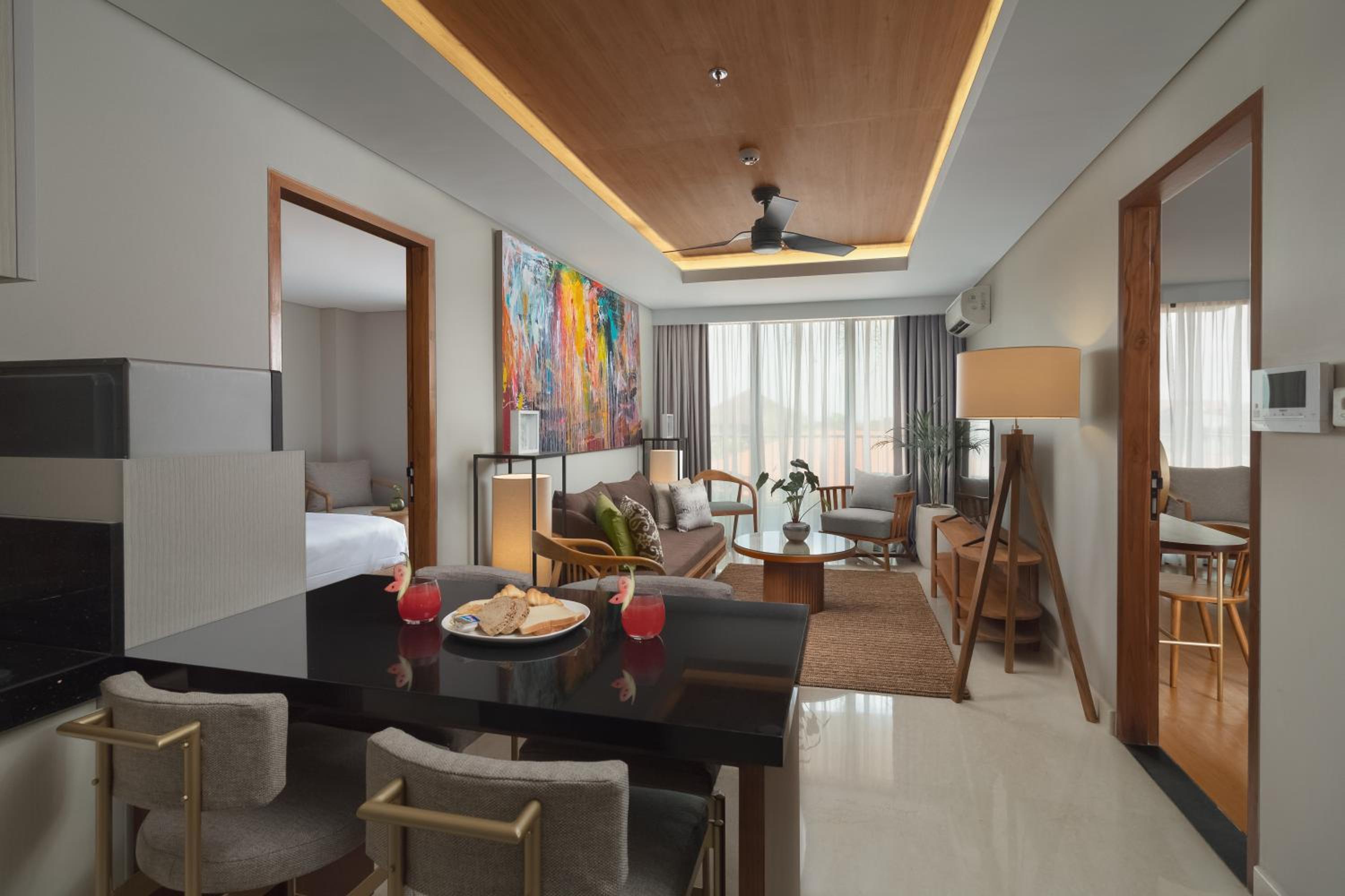 Two-Bedroom Suite - Photo 12
