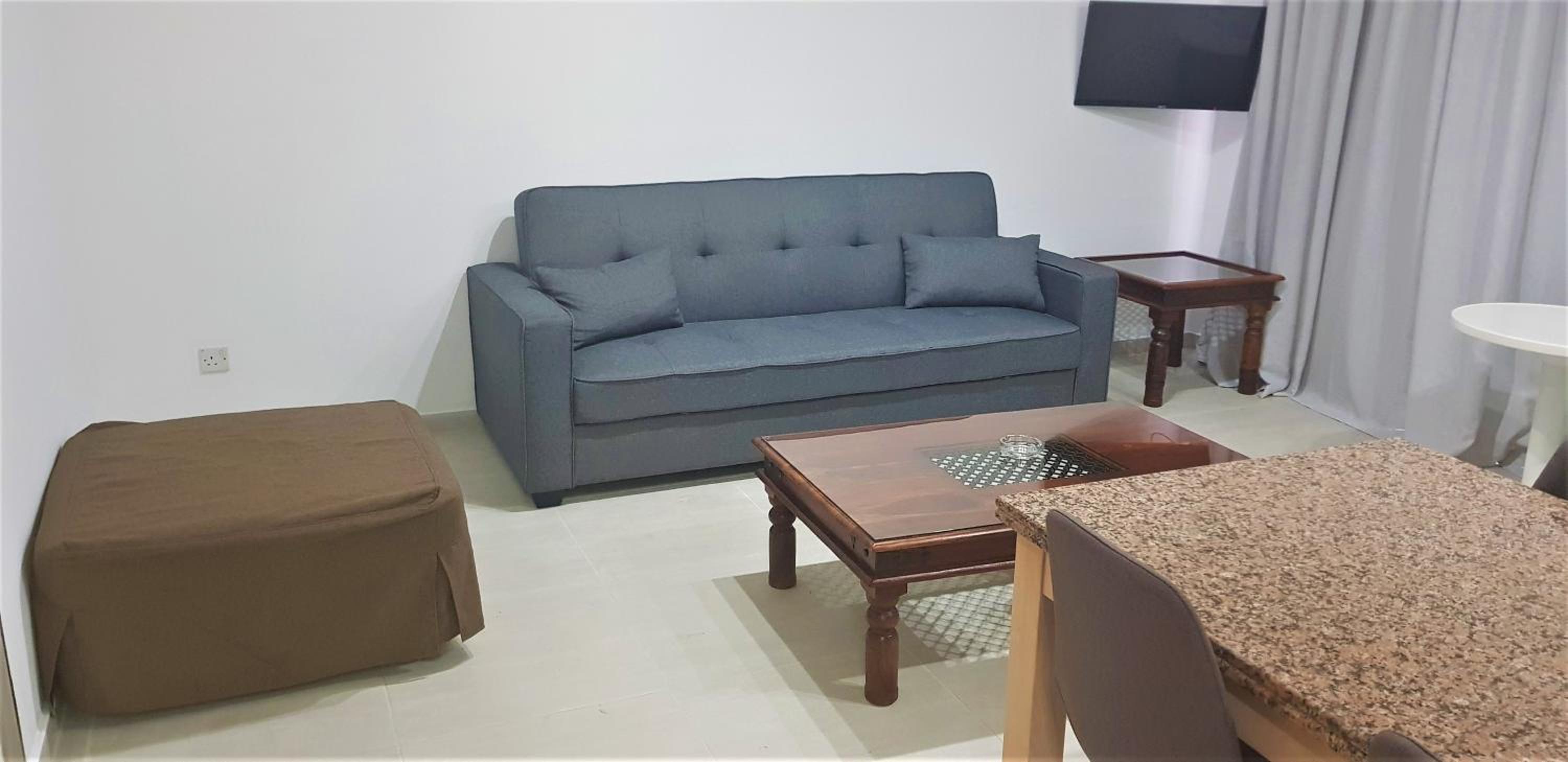 Superior One-Bedroom Apartment - Photo 4
