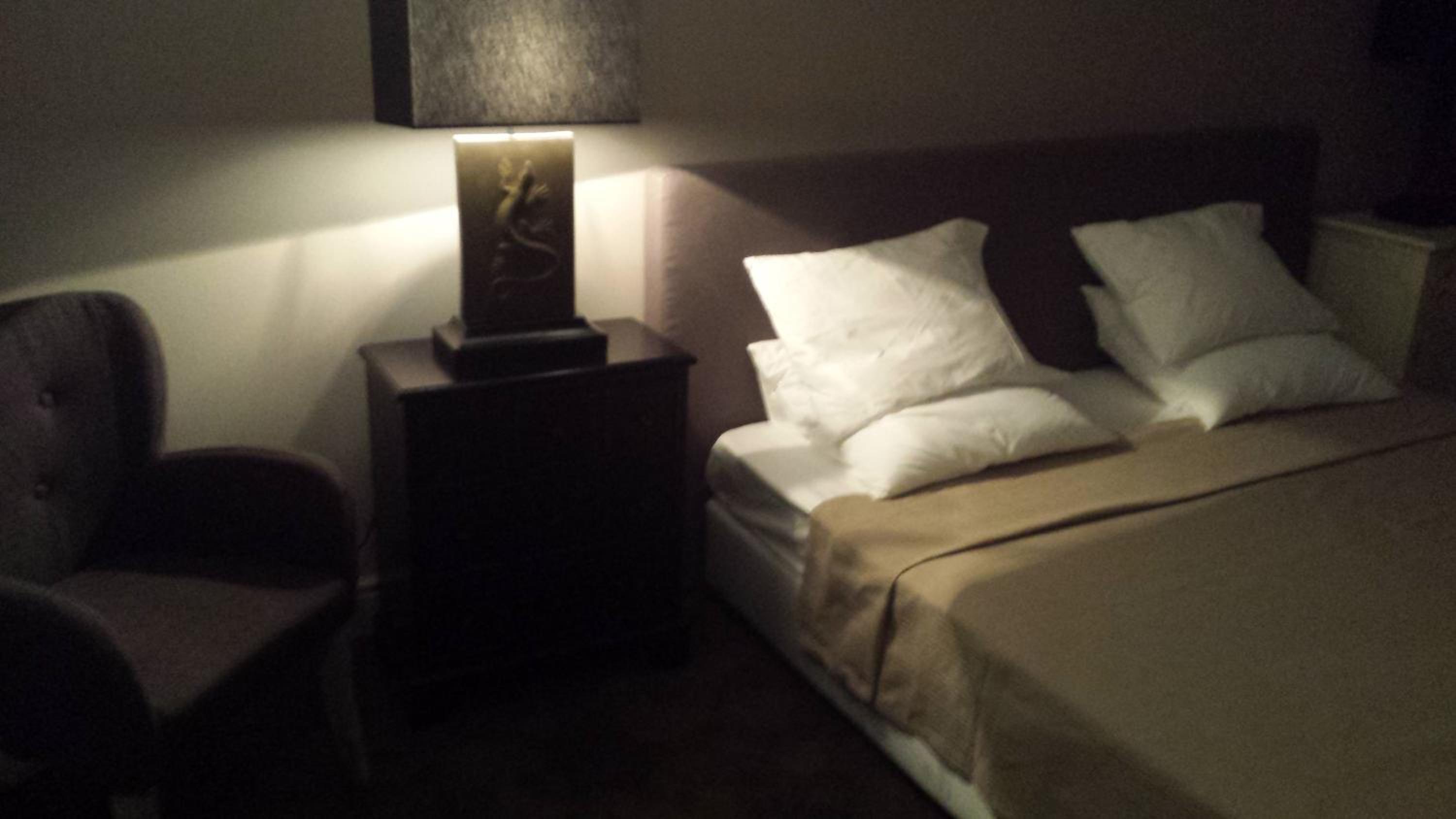 Double Room with Free Secured Parking - Photo 5