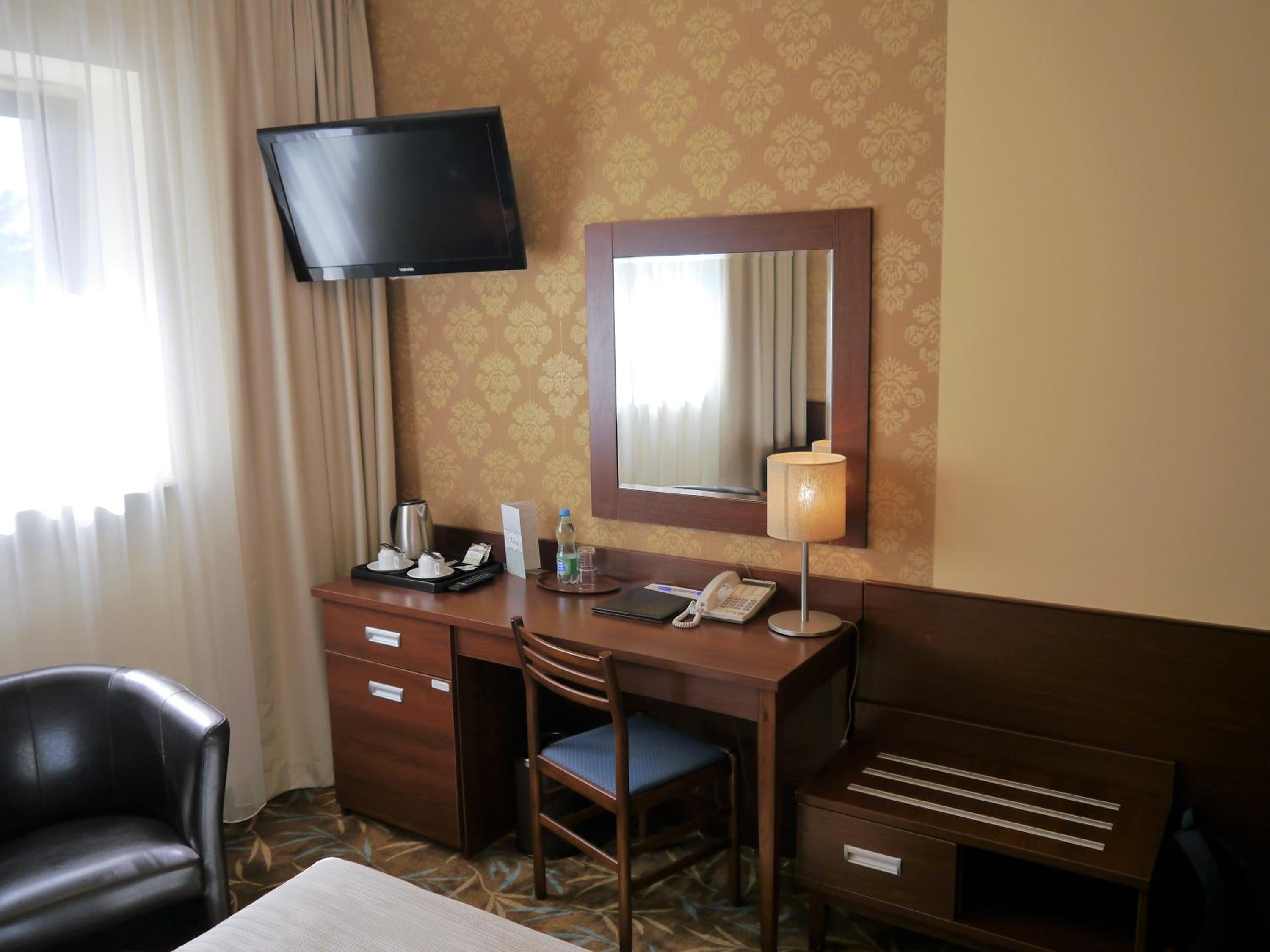 Standard Twin Room - Photo 4
