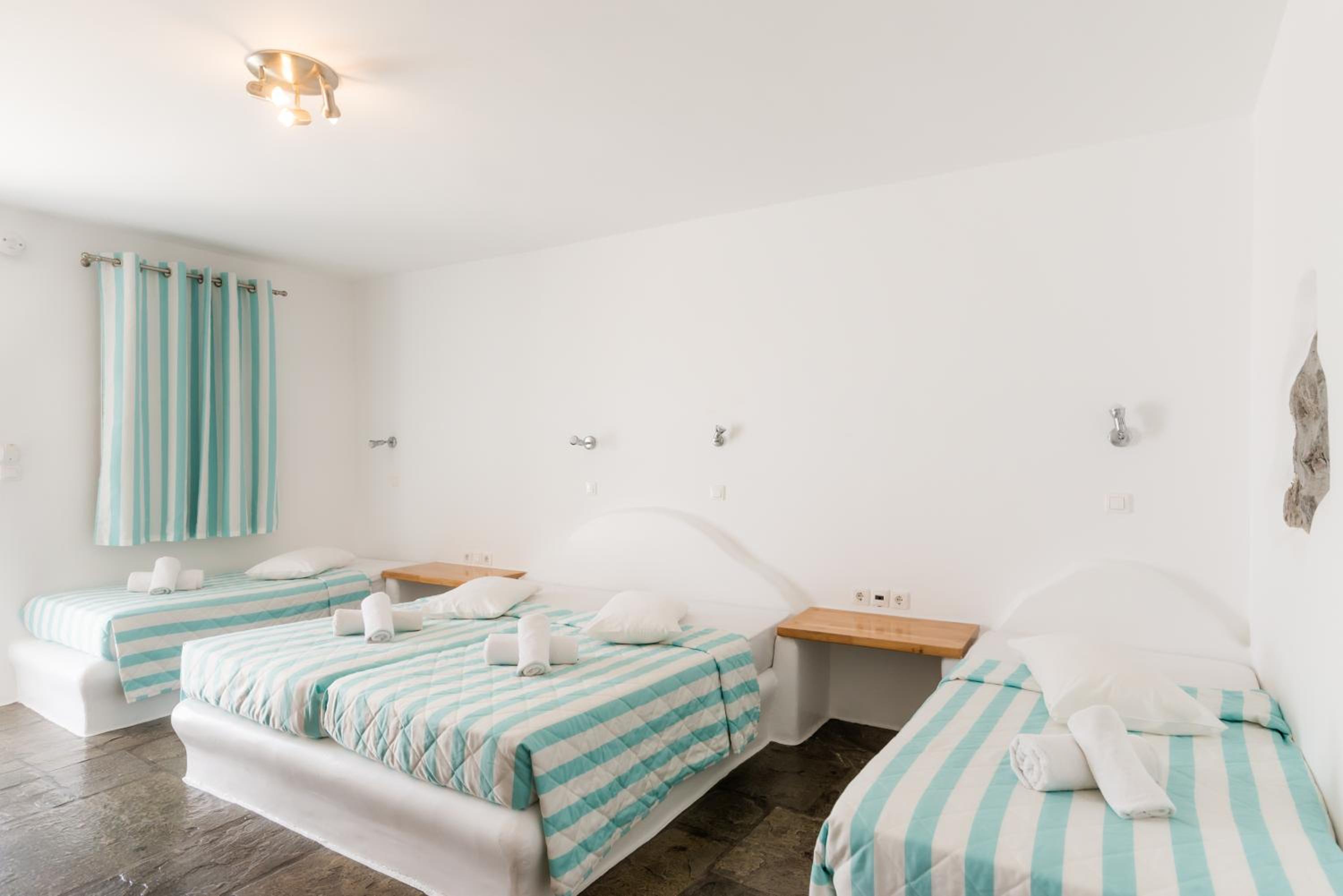 Standard Quadruple Room, photo 7