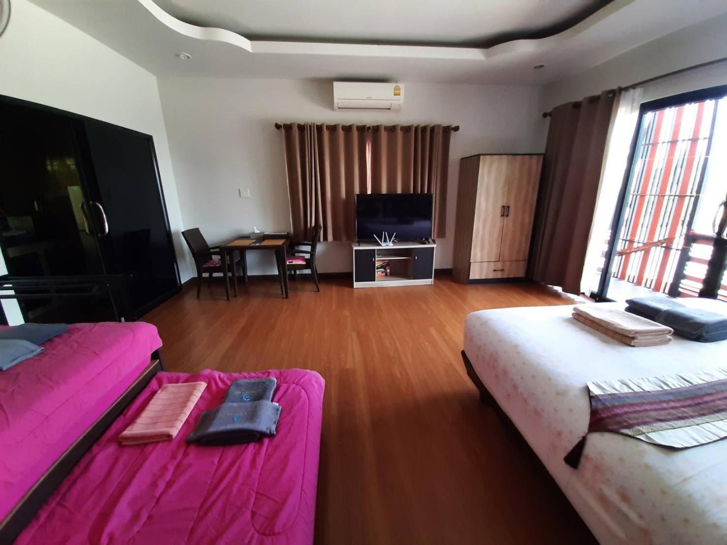 Apartment with Sea View - Photo 2
