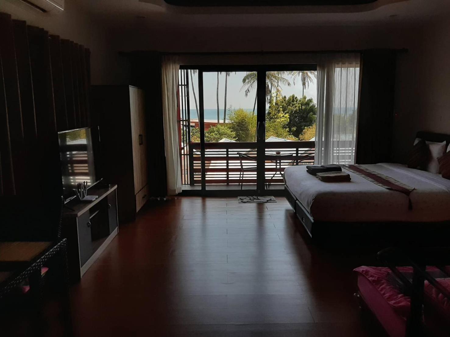 Apartment with Sea View - Photo 3