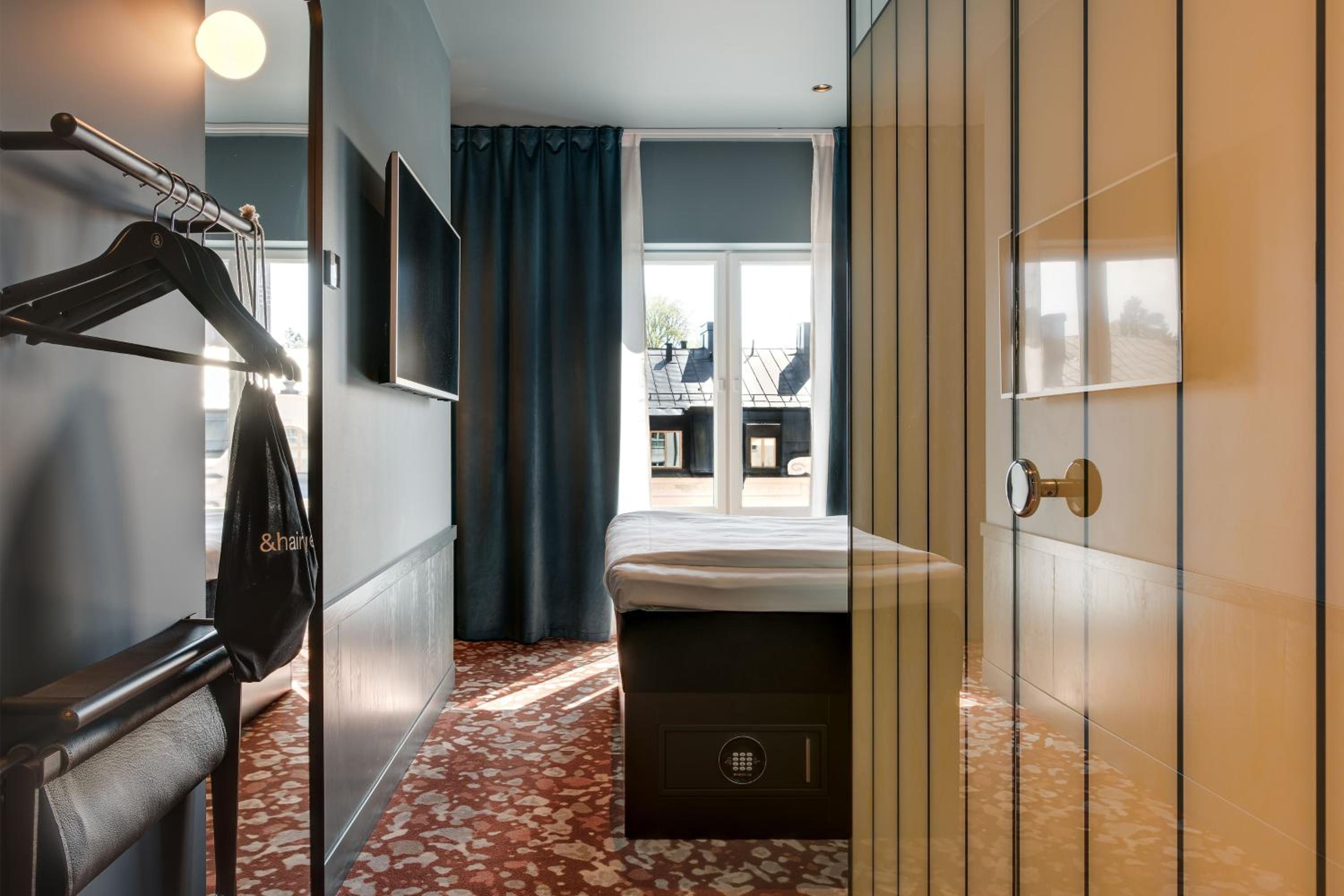 Superior King Room - Photo 5