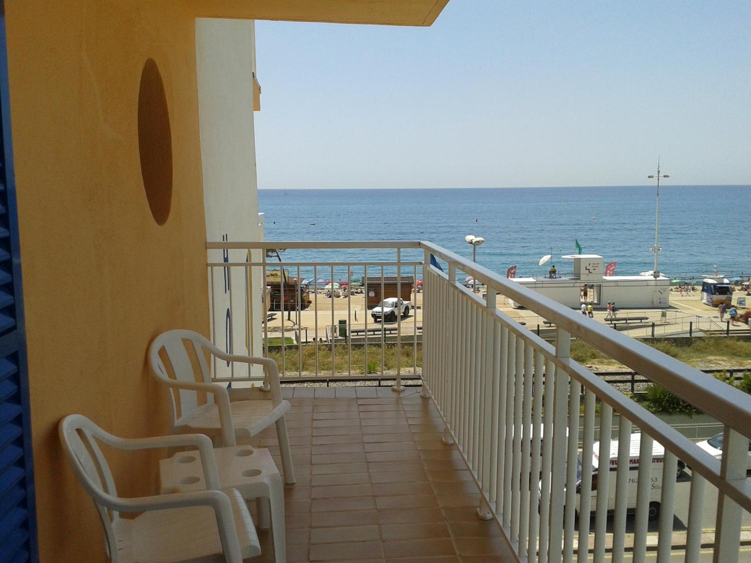 Double Room with Lateral Sea View - Photo 4