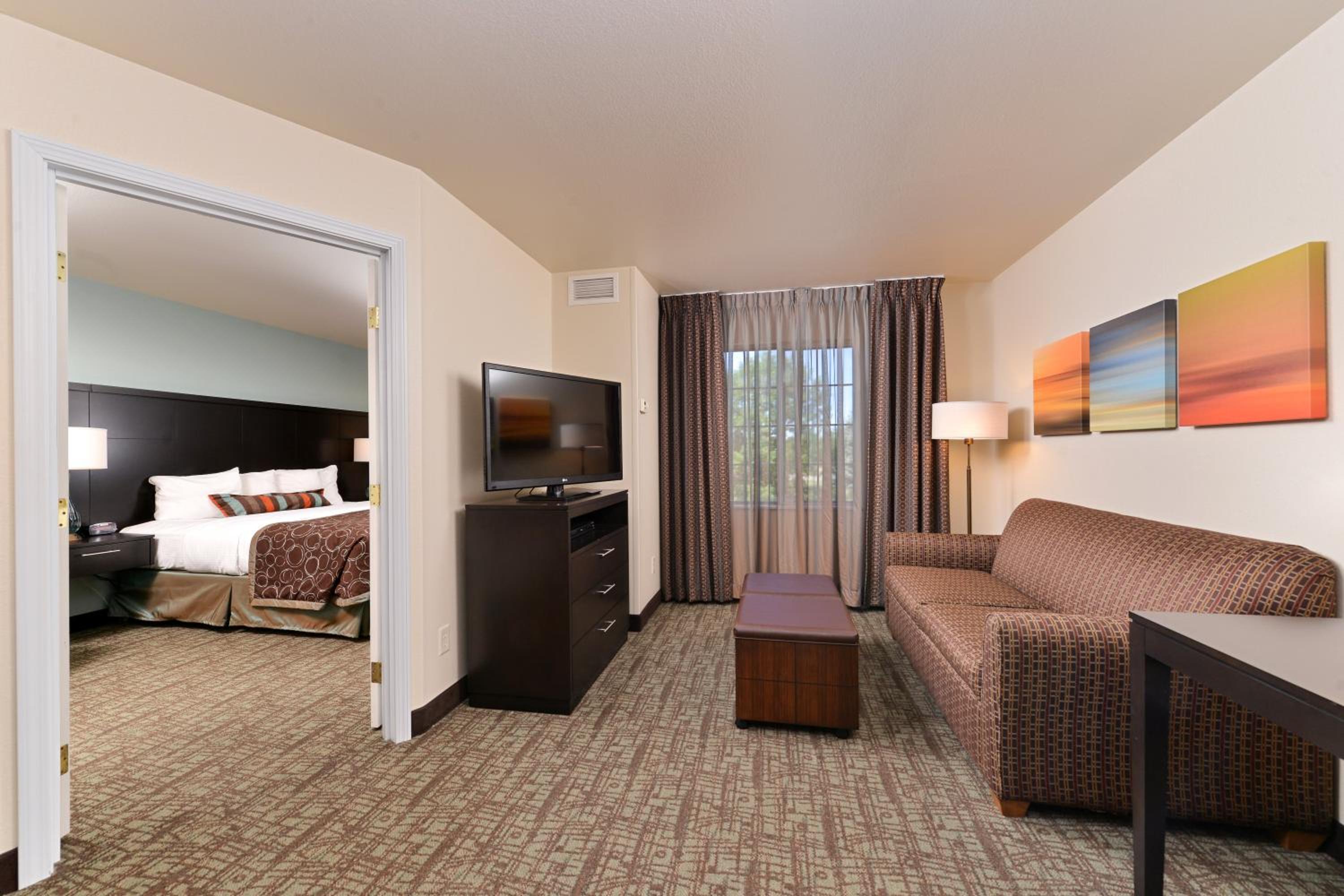 One-Bedroom King Suite - Photo 2