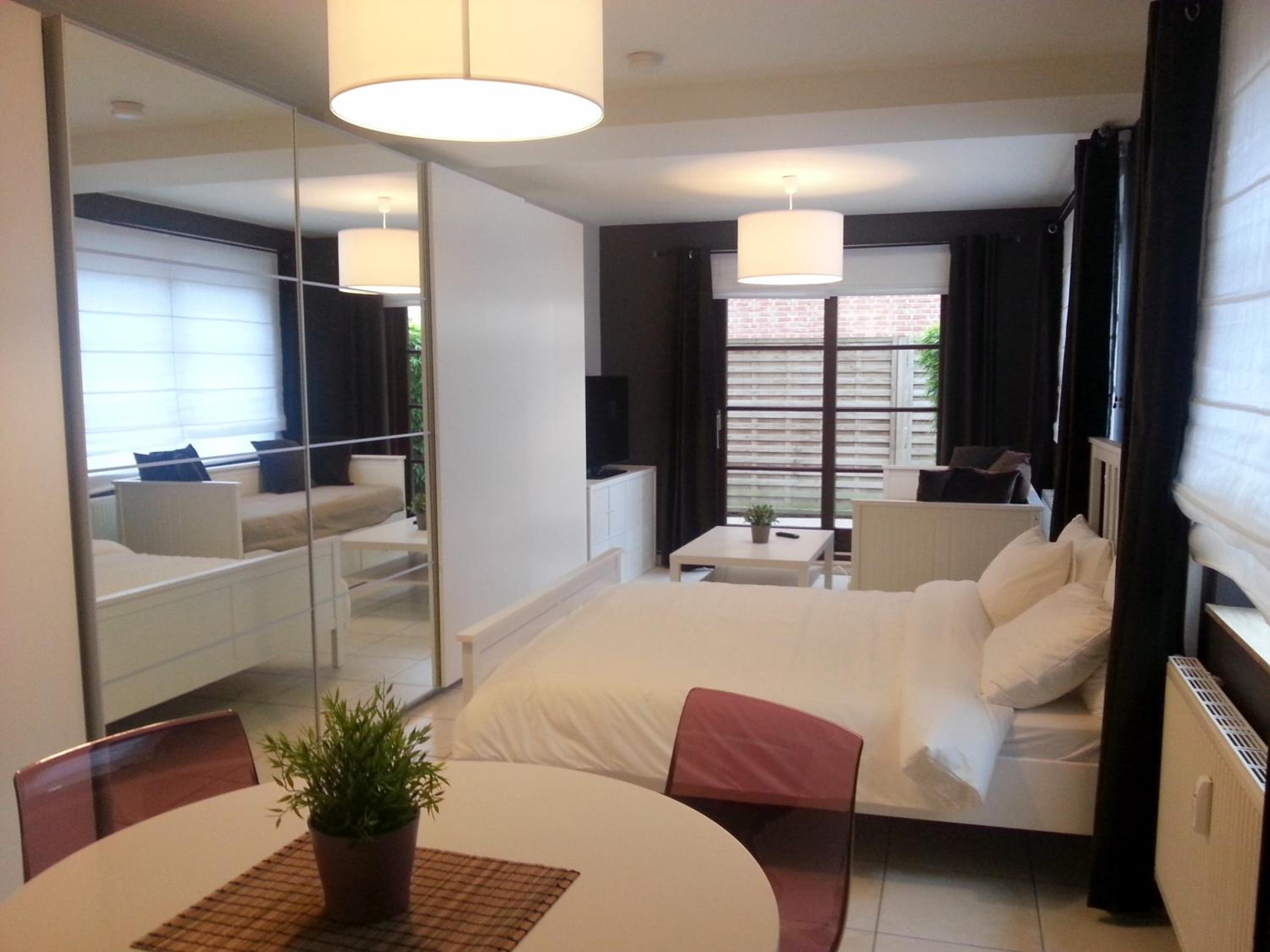 Studio Apartment photo 1