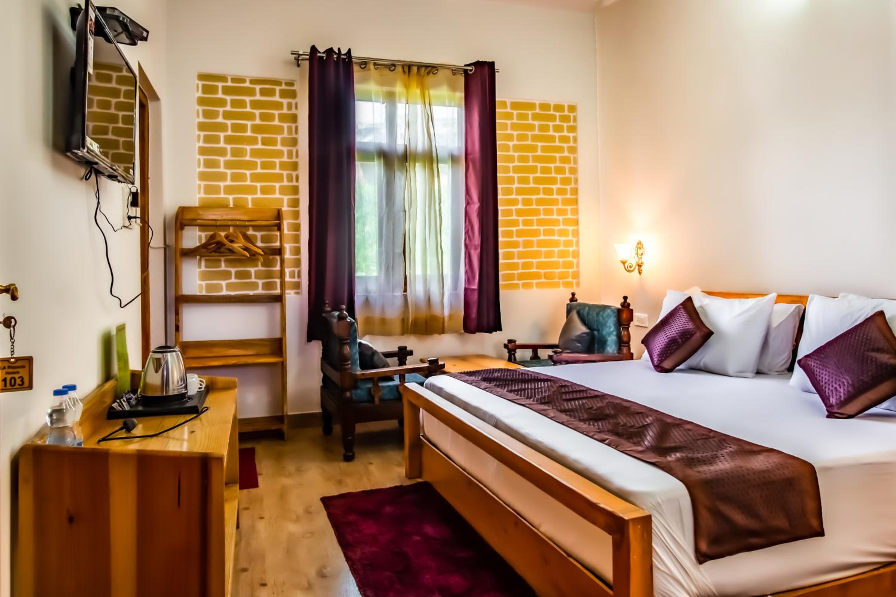 Standard Room with window