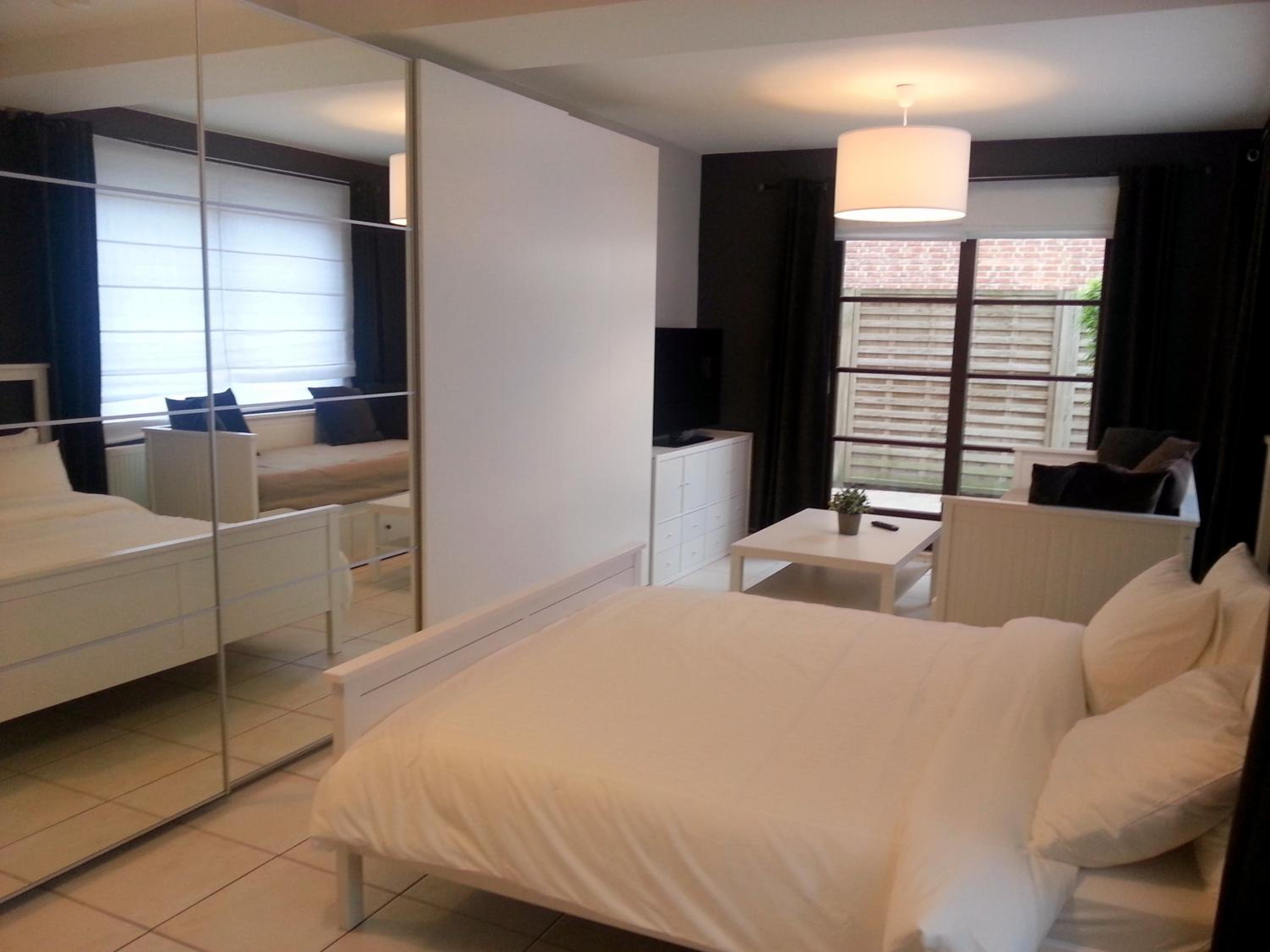 Studio Apartment photo 3