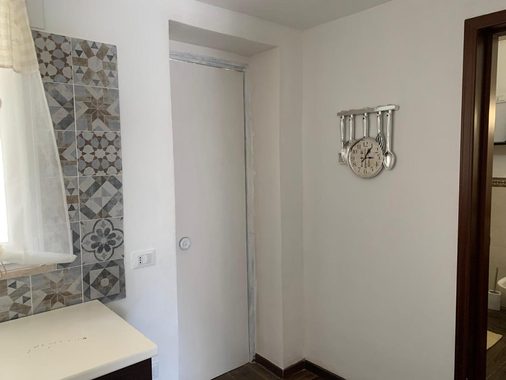 One-Bedroom House - Photo 37