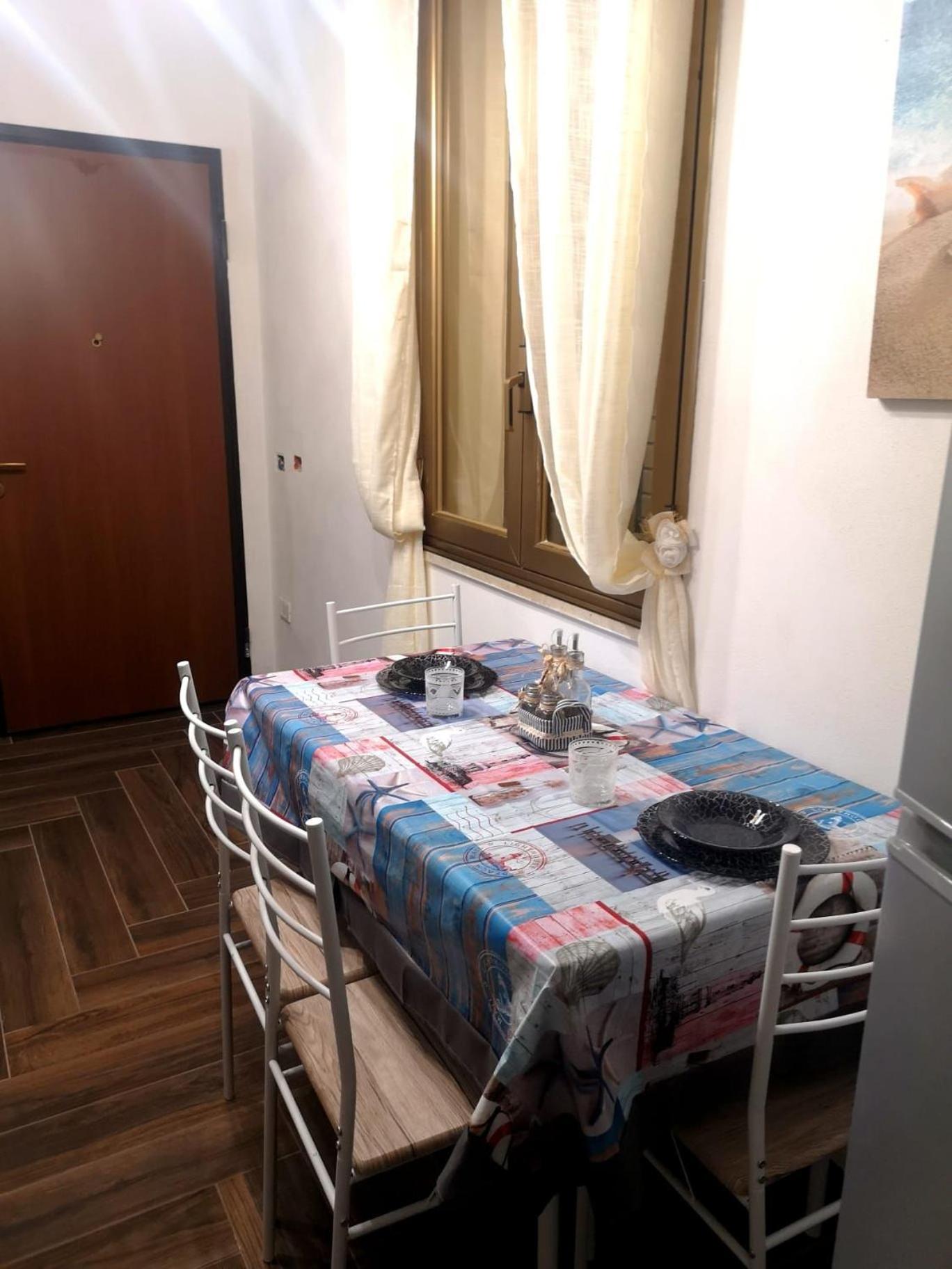 One-Bedroom House - Photo 25