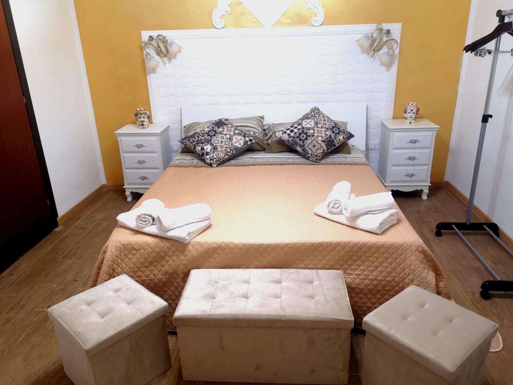 One-Bedroom House - Photo 26