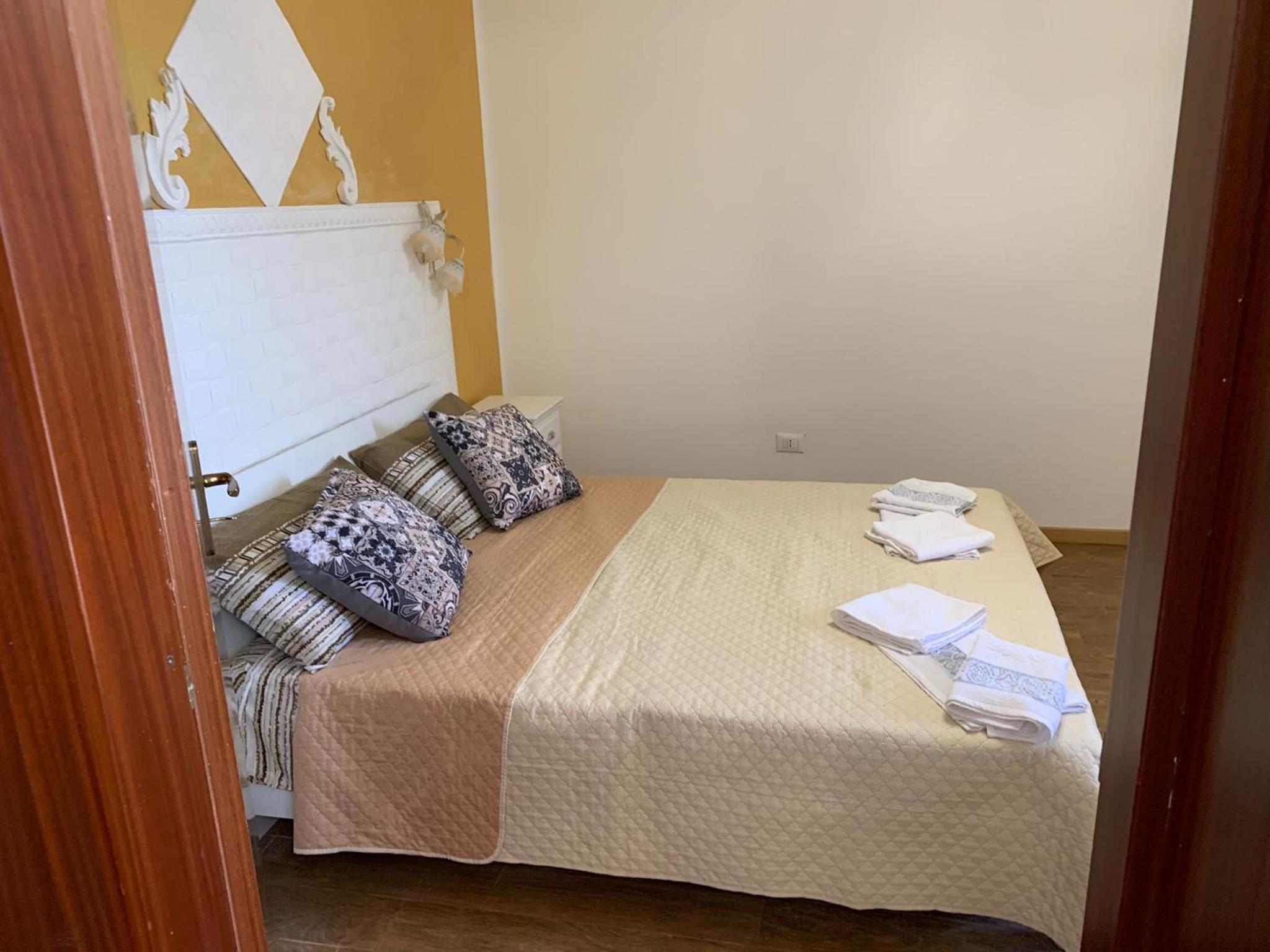 One-Bedroom House - Photo 13