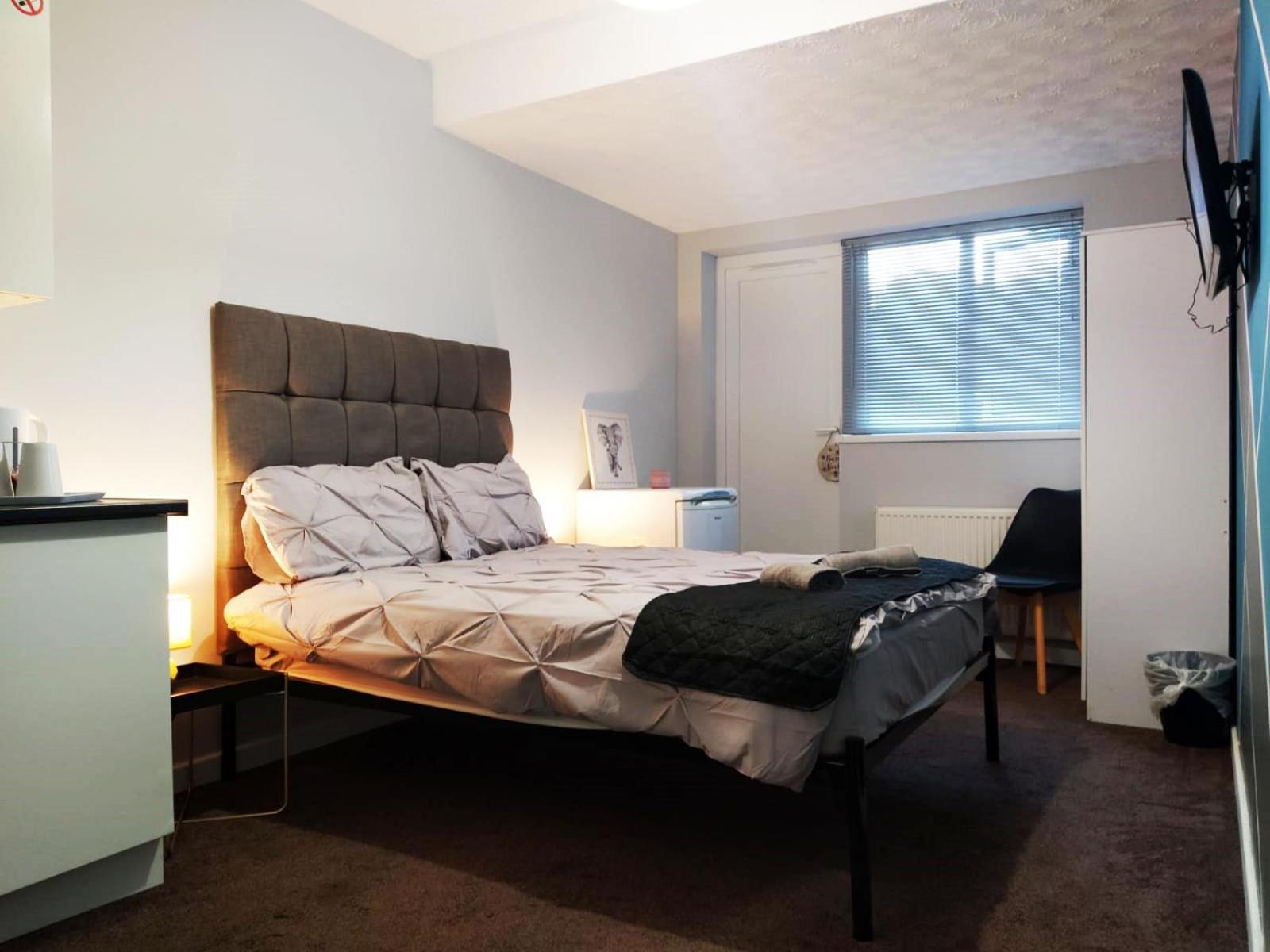 Double Room with Private Bathroom - Photo 4