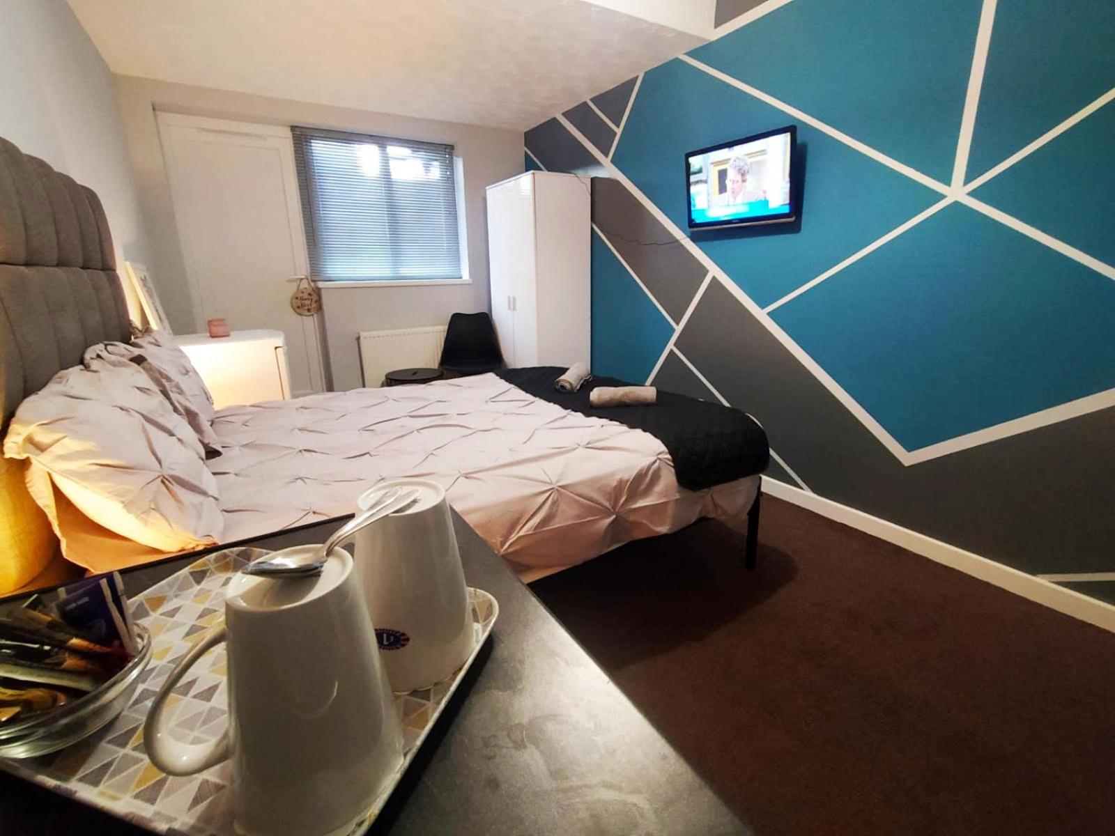Double Room with Private Bathroom - Photo 2