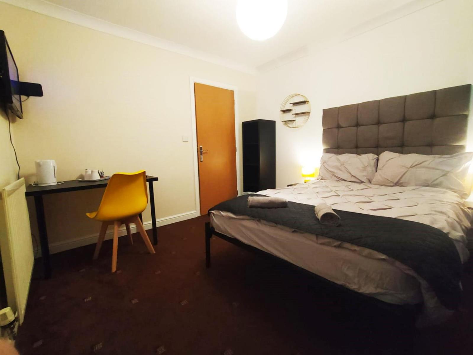 Double Room with Private Bathroom - Photo 5