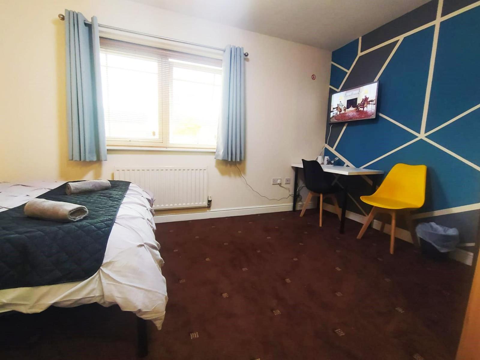 Double Room with Private Bathroom - Photo 11