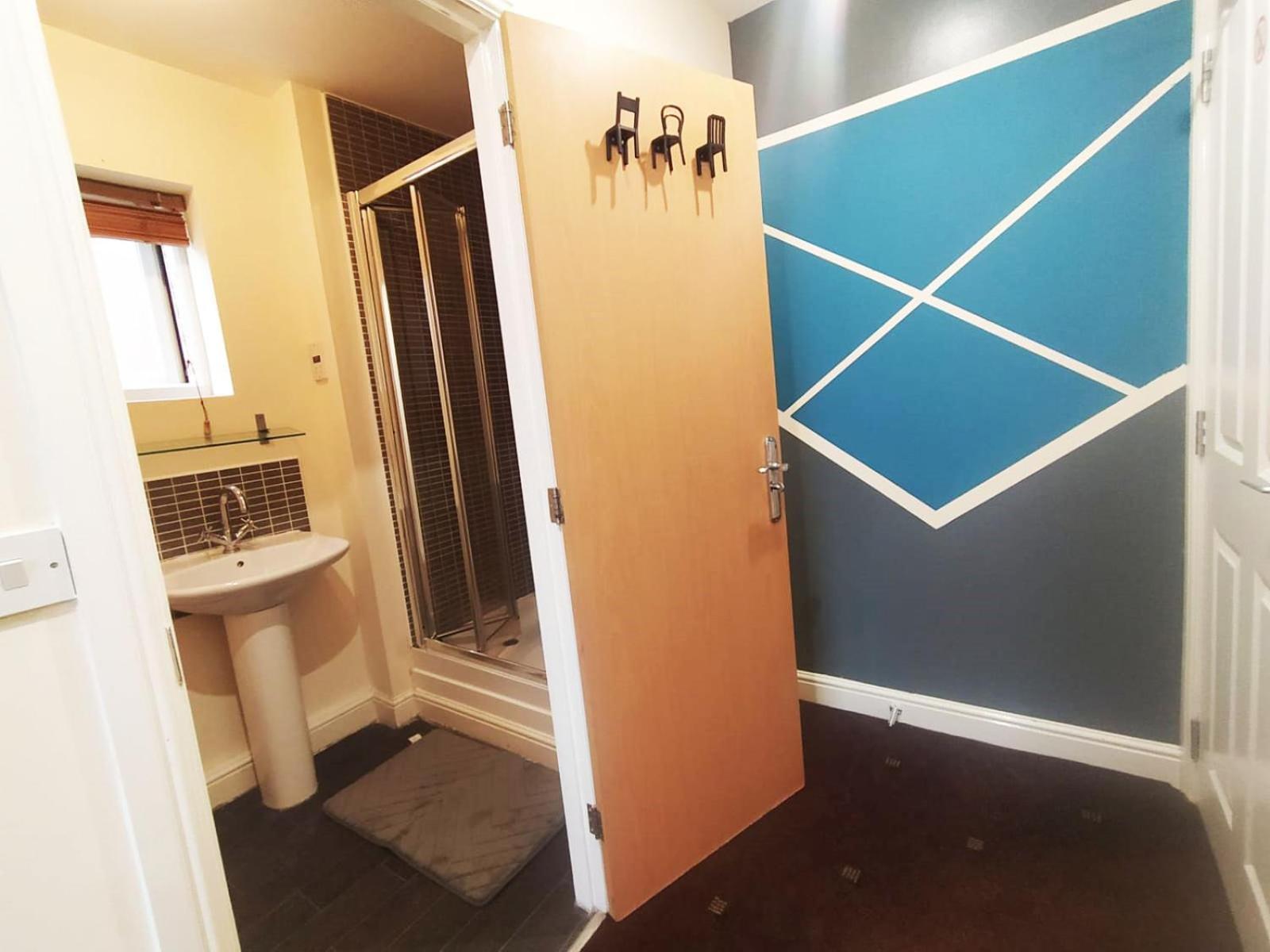 Double Room with Private Bathroom - Photo 9