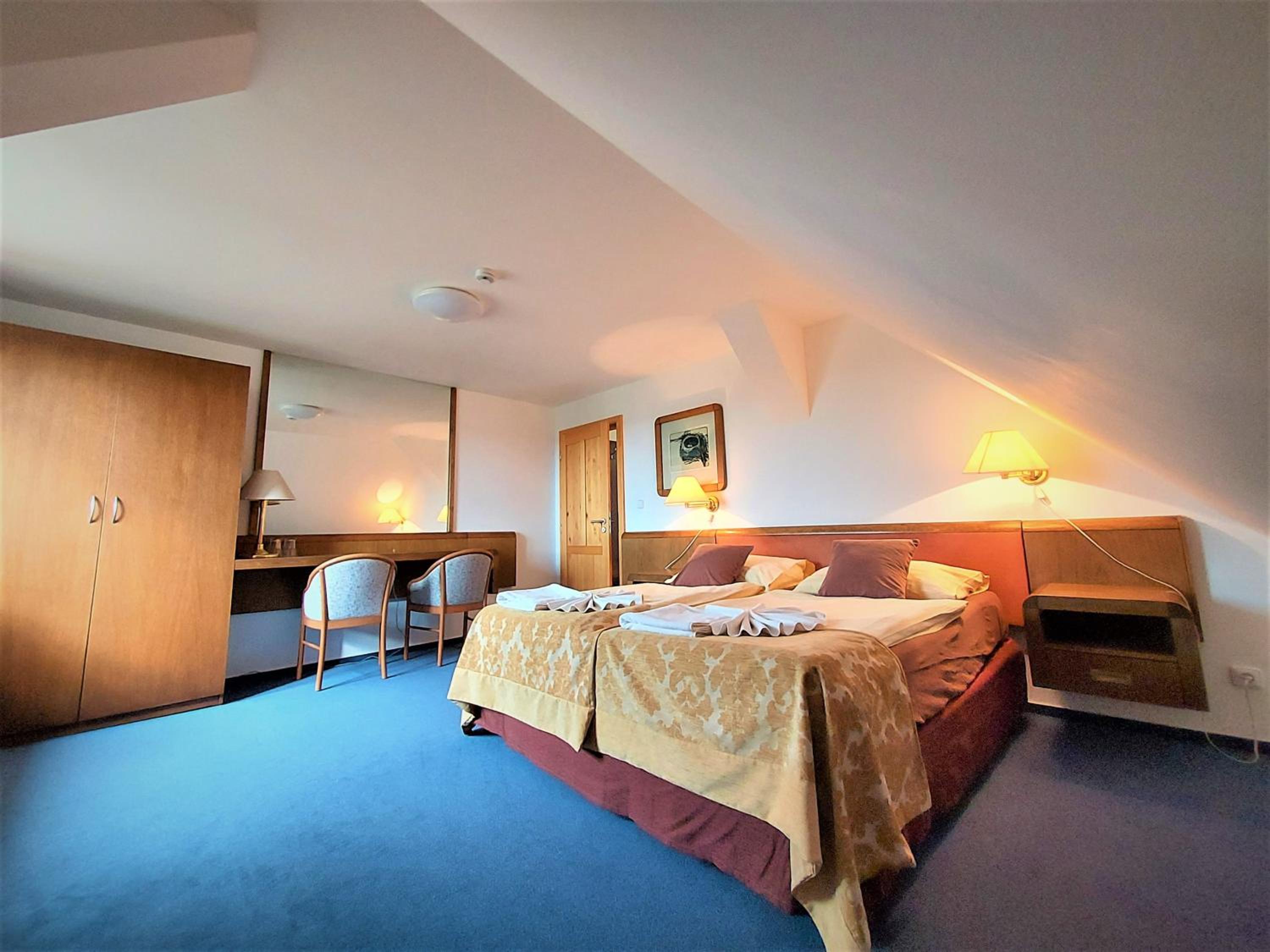 Suite (5 Adults) - Photo 1