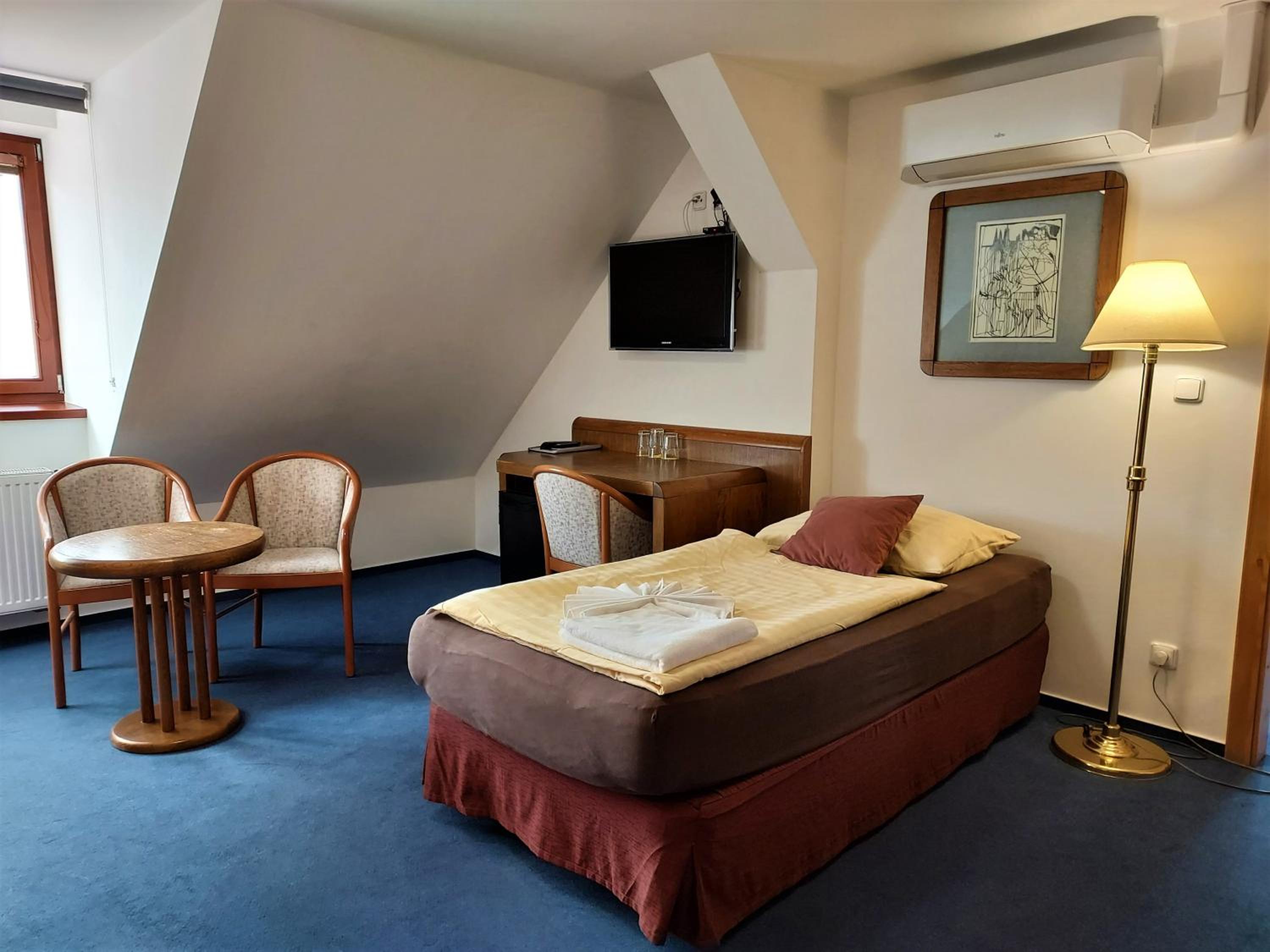 Suite (5 Adults) - Photo 5