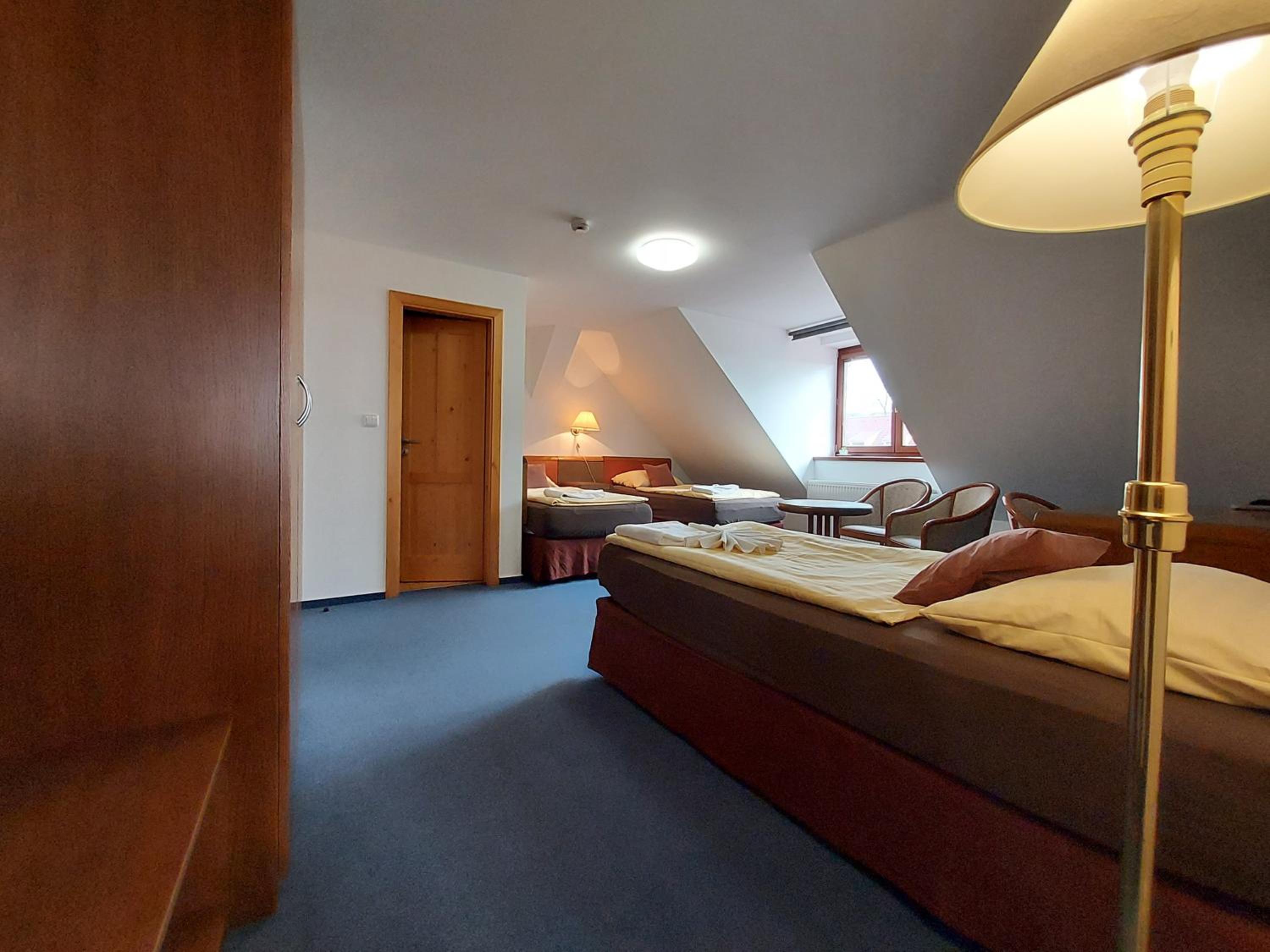 Suite (5 Adults) - Photo 3