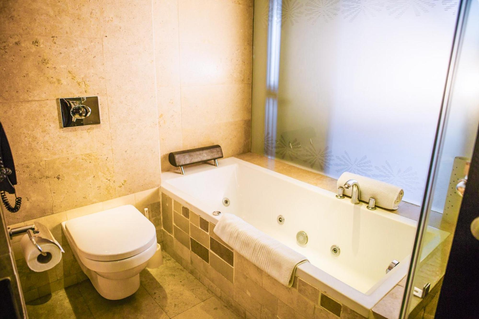 Business Suite photo 3
