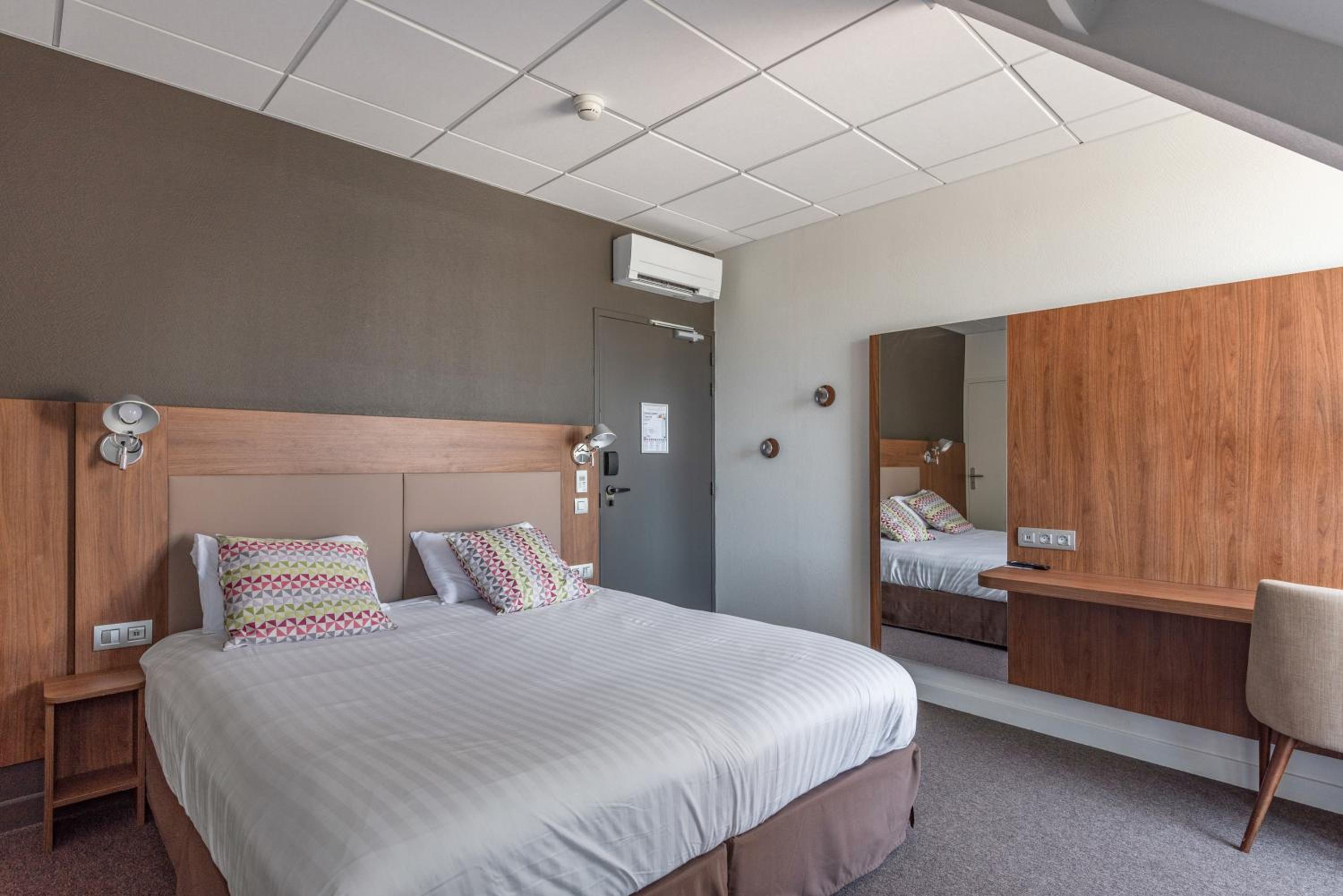 Double Room - Photo 17