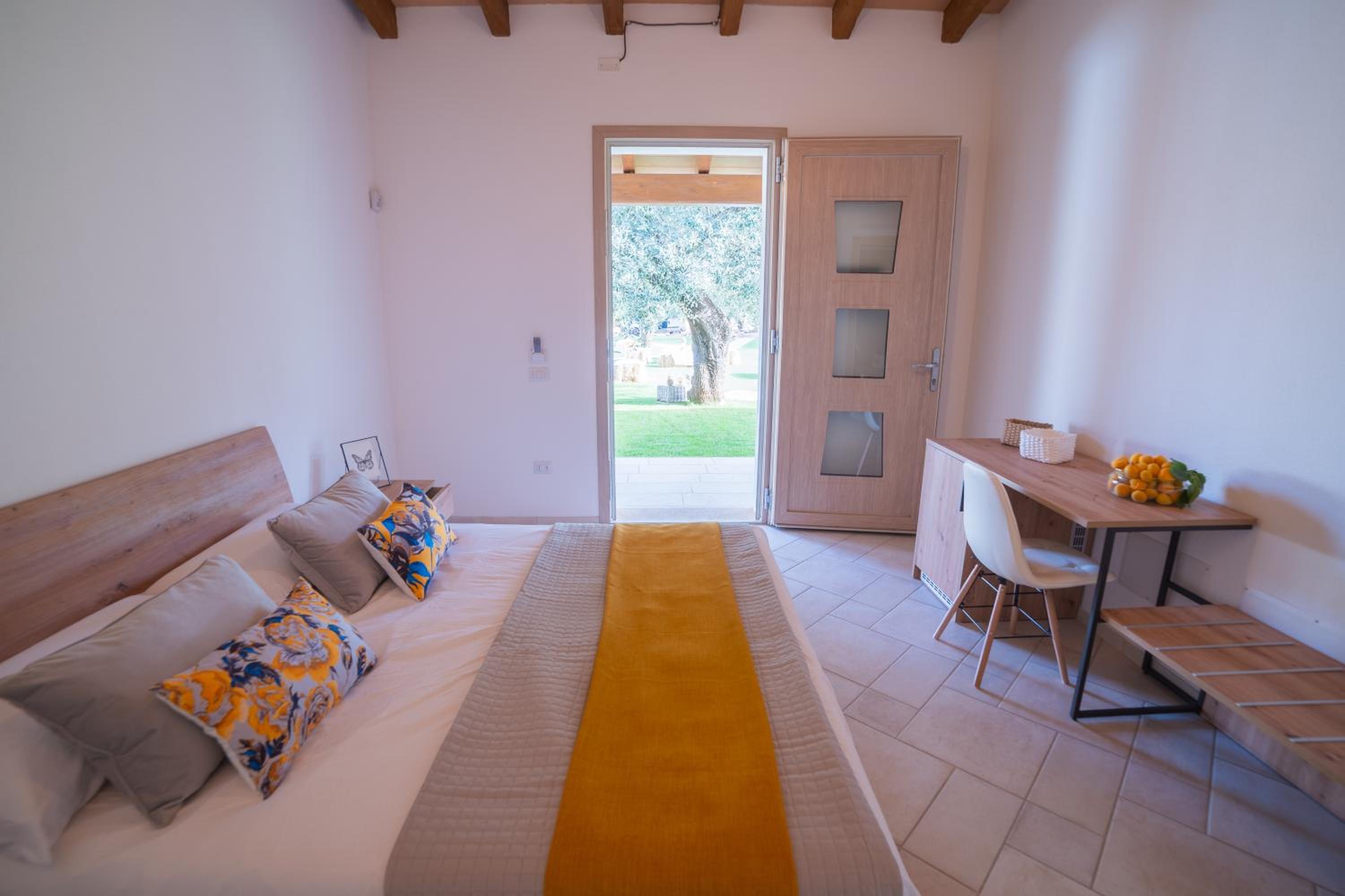 Double Room with Private Bathroom - Photo 3