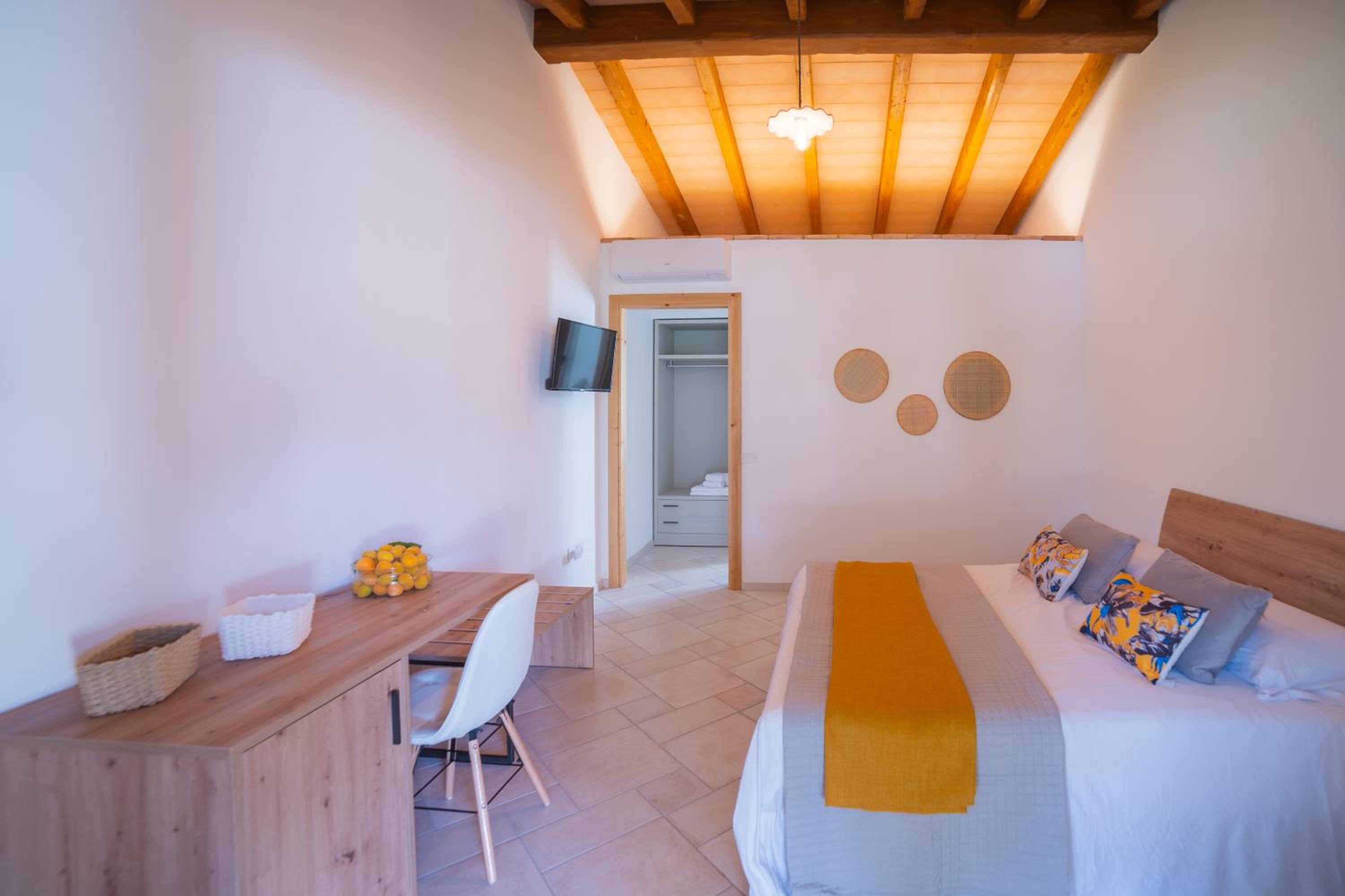 Double Room with Private Bathroom - Photo 5