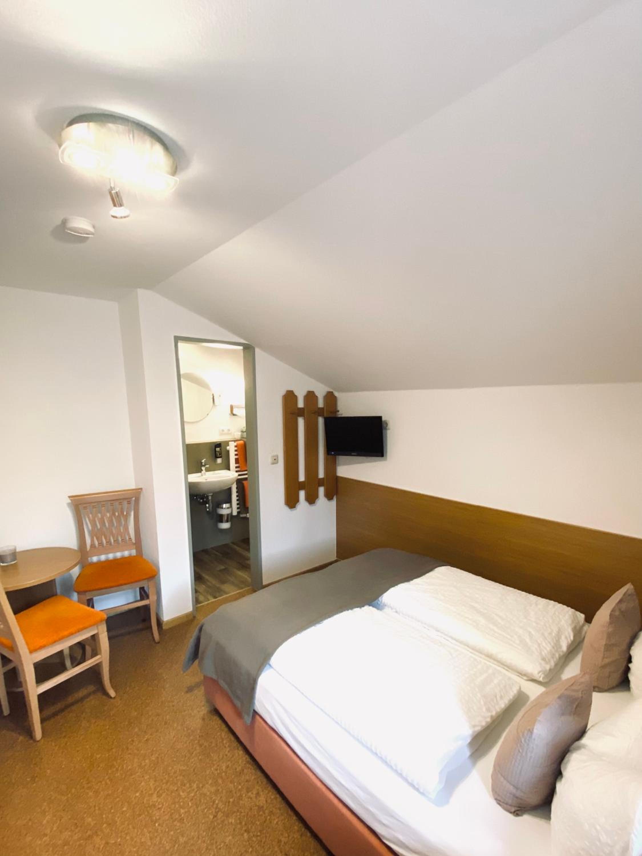 Small Double Room photo 1
