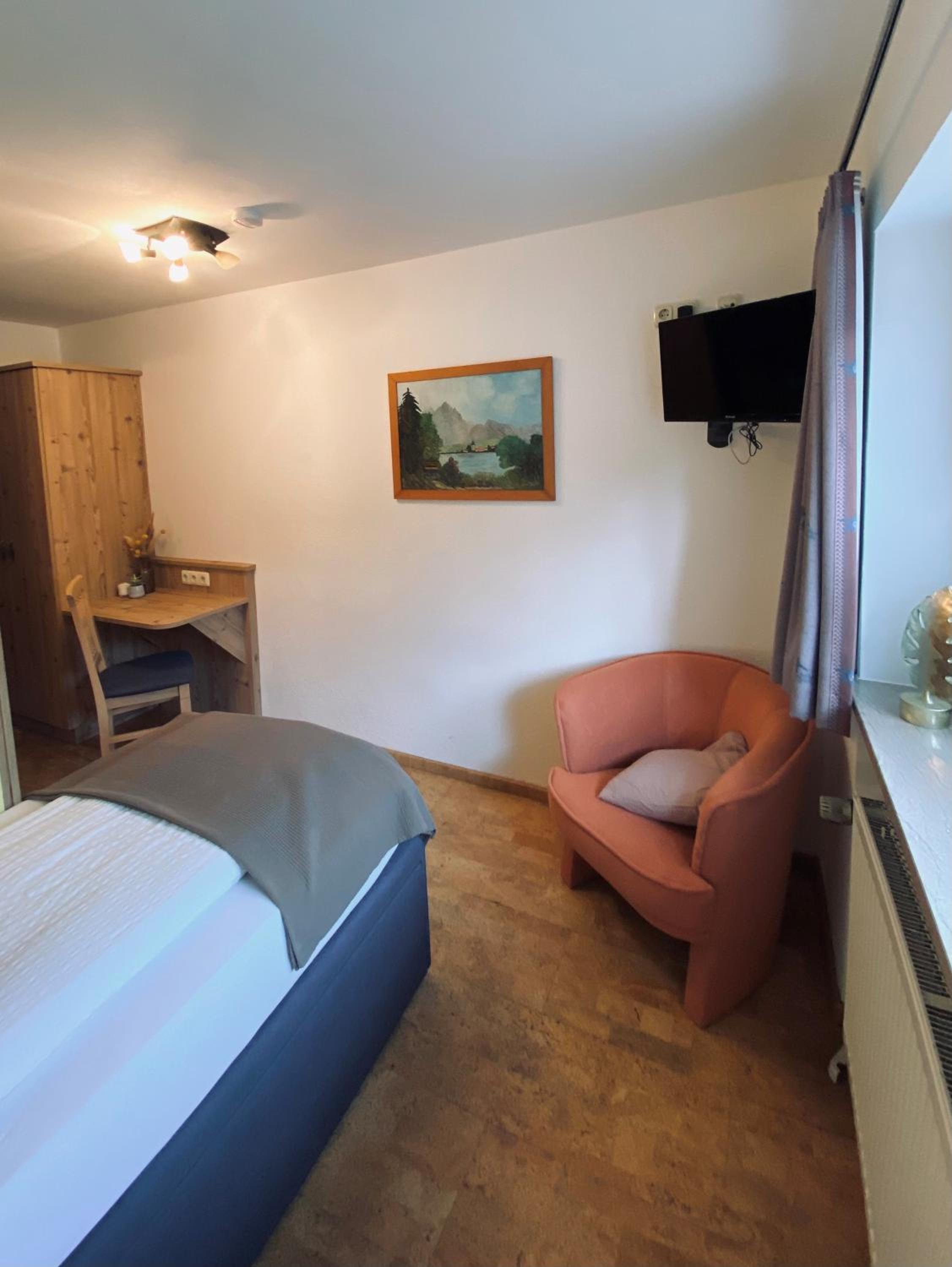 Single Room with Balcony photo 3