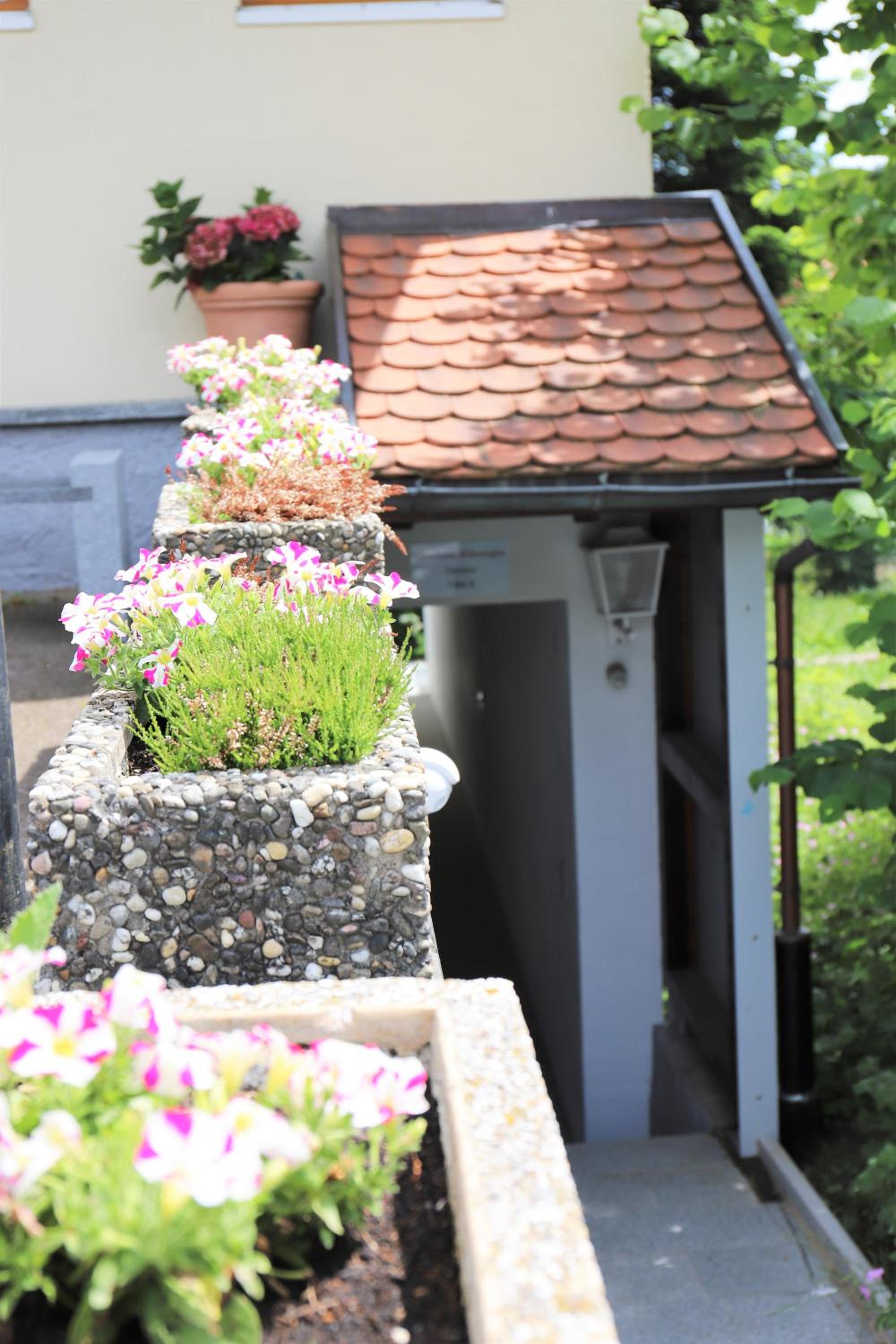 Double Room with Garden View - Photo 12