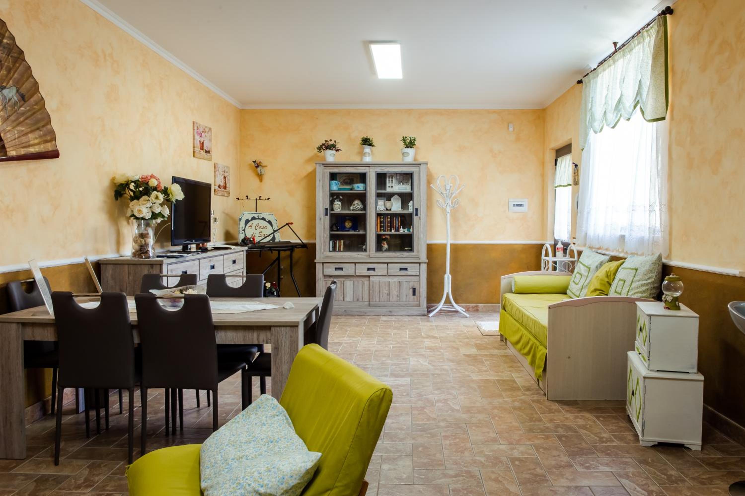 Loft - Photo 1