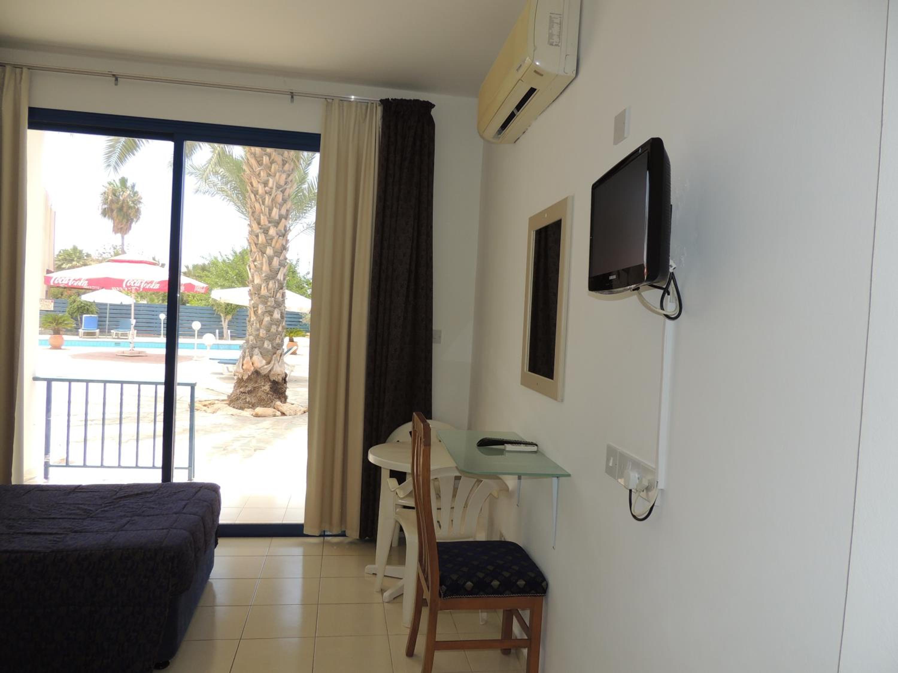 Family Room photo 2