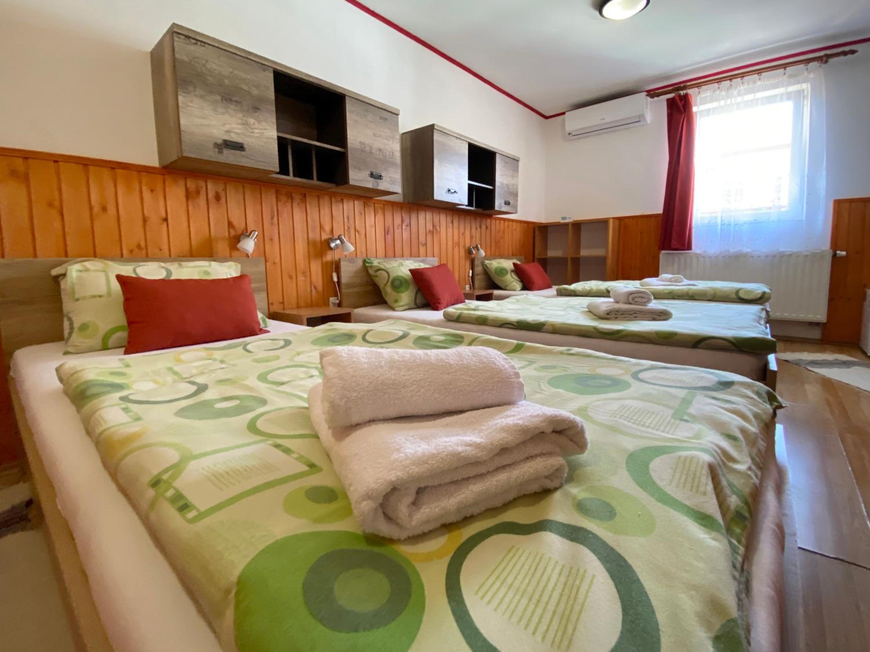 Quadruple Room - Photo 2