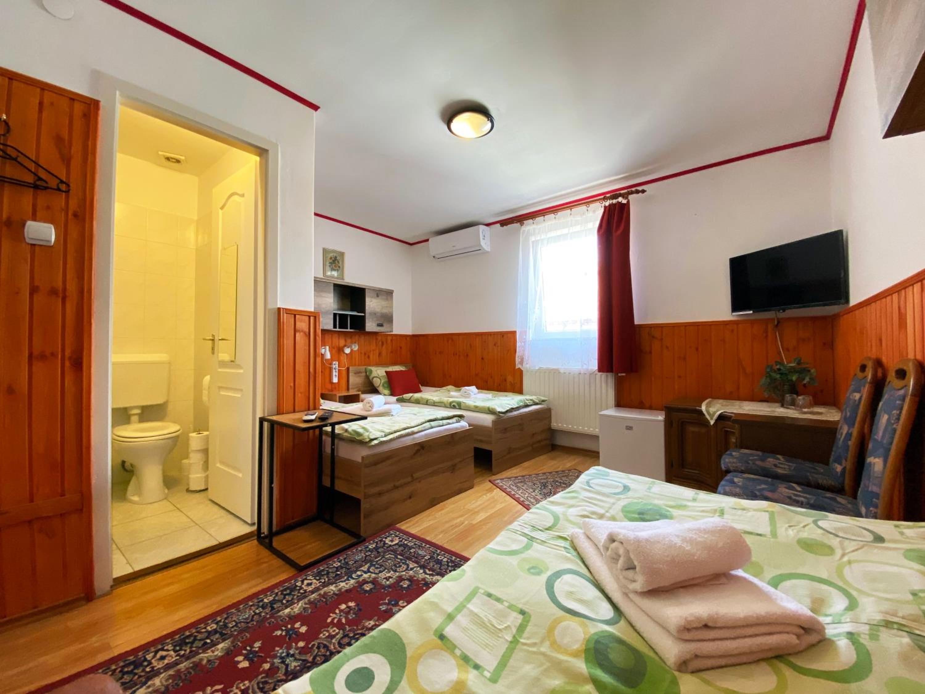 Triple Room - Photo 1