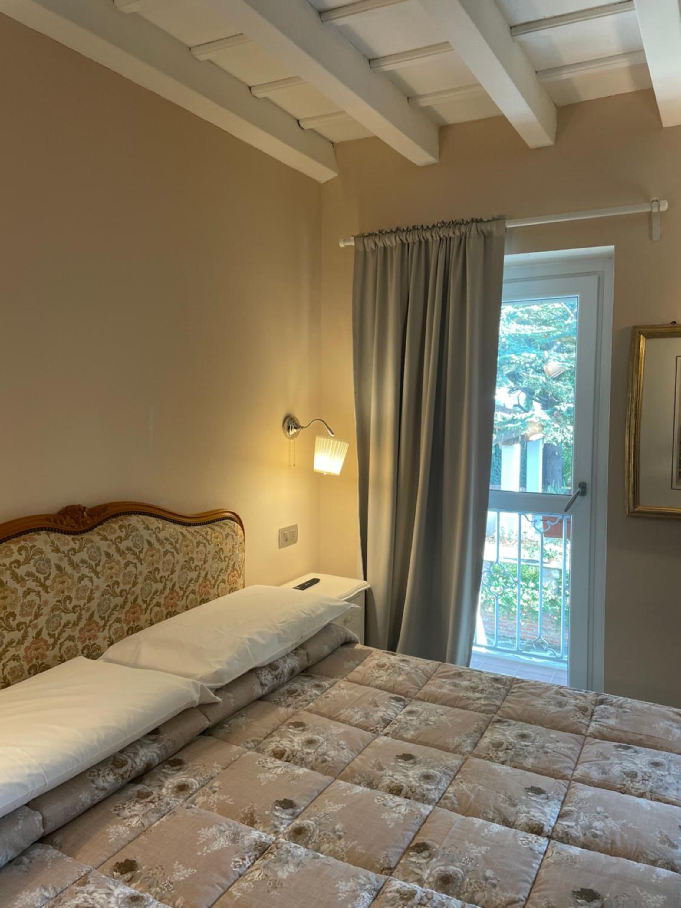 Large Double Room photo 2