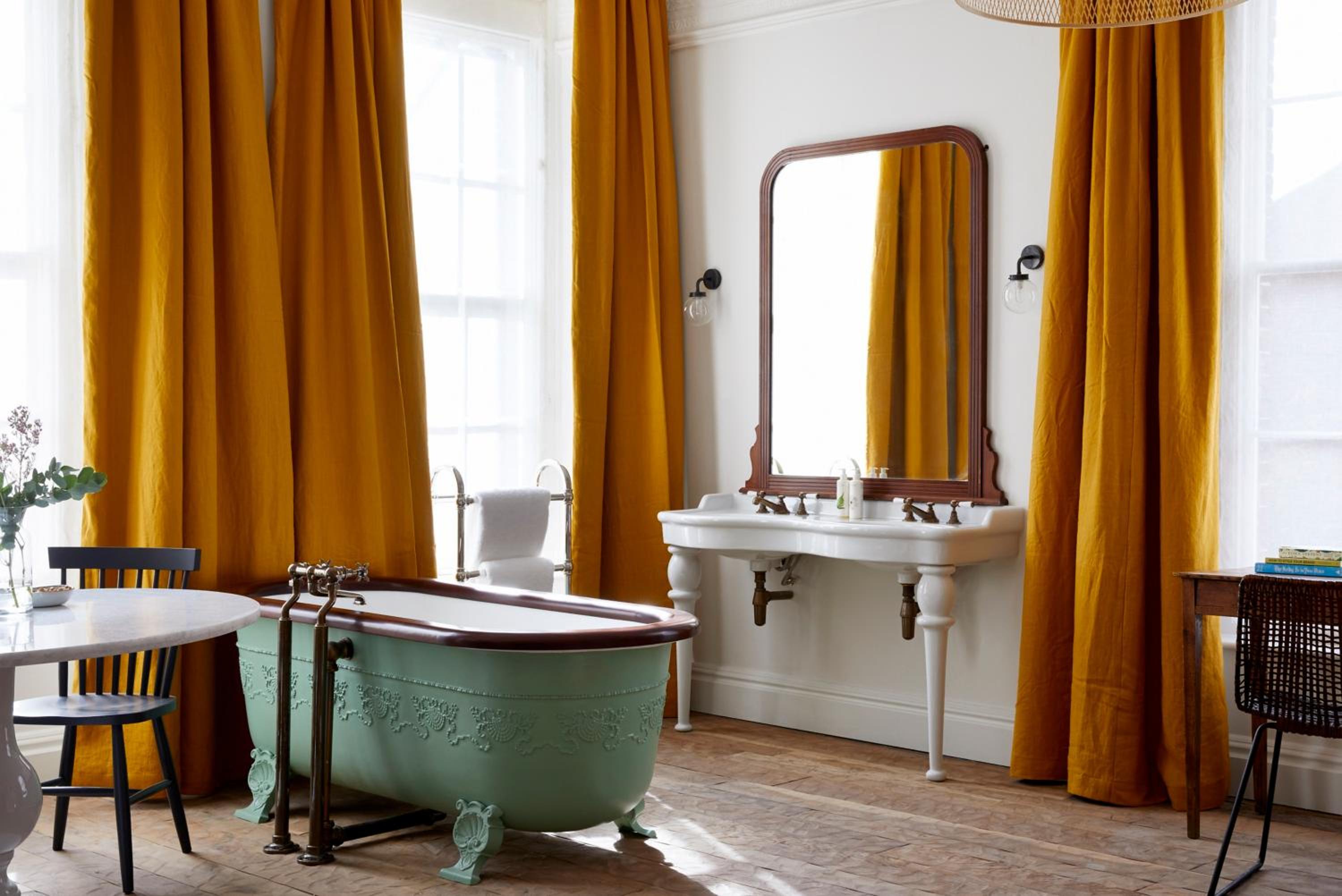 Superior King Suite photo 2