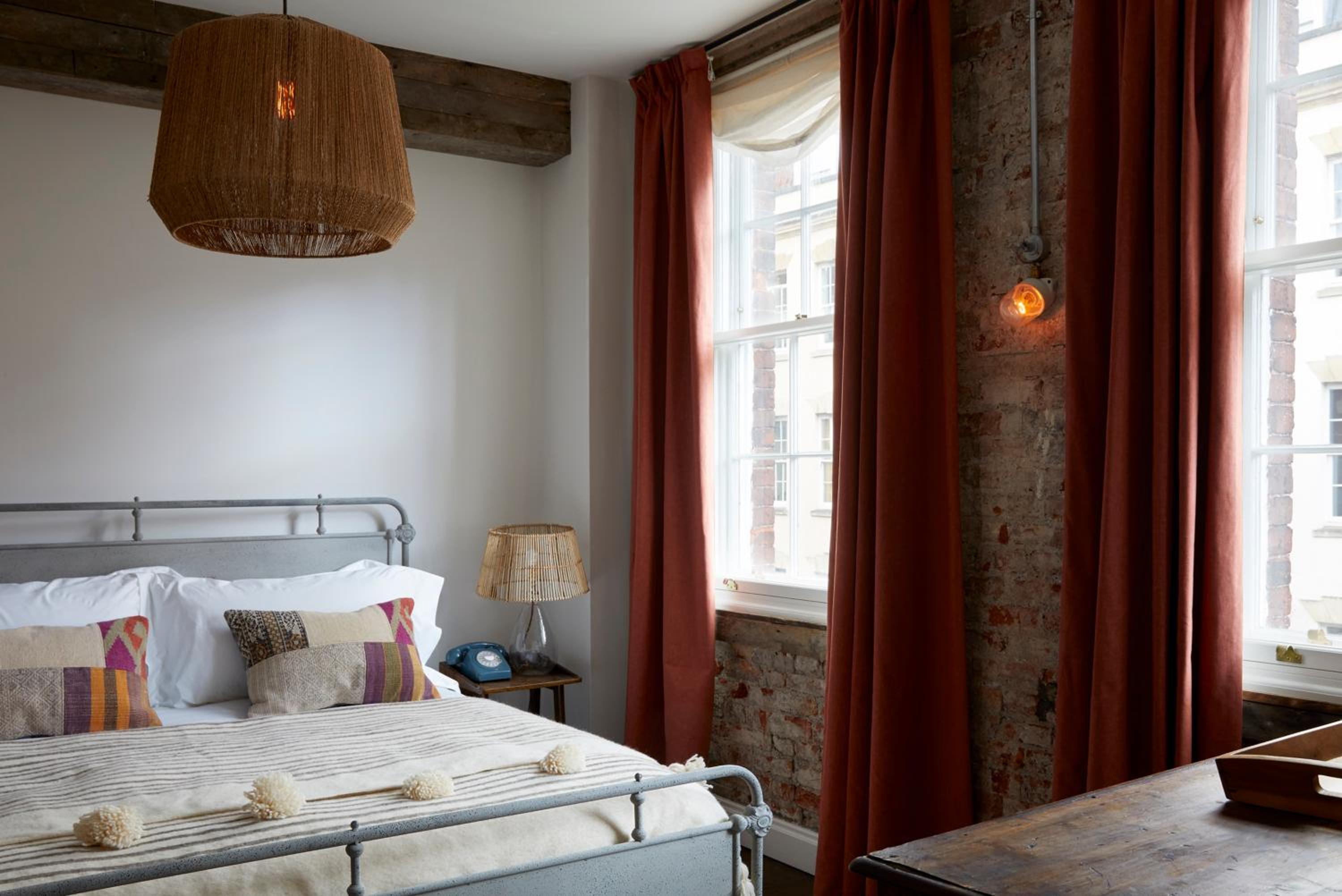 Deluxe Double Room with Bath - Photo 2