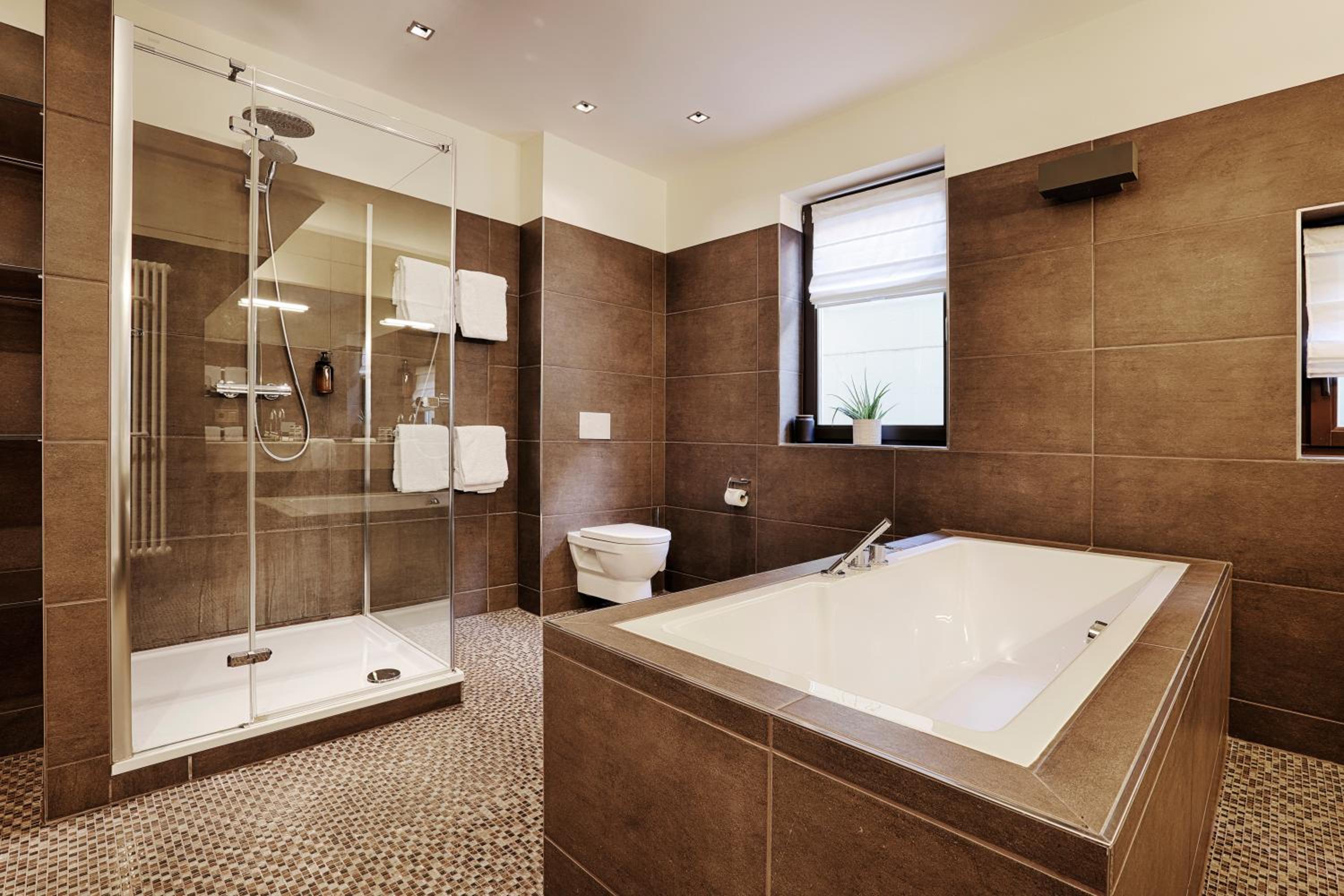 Deluxe Suite - Photo 9