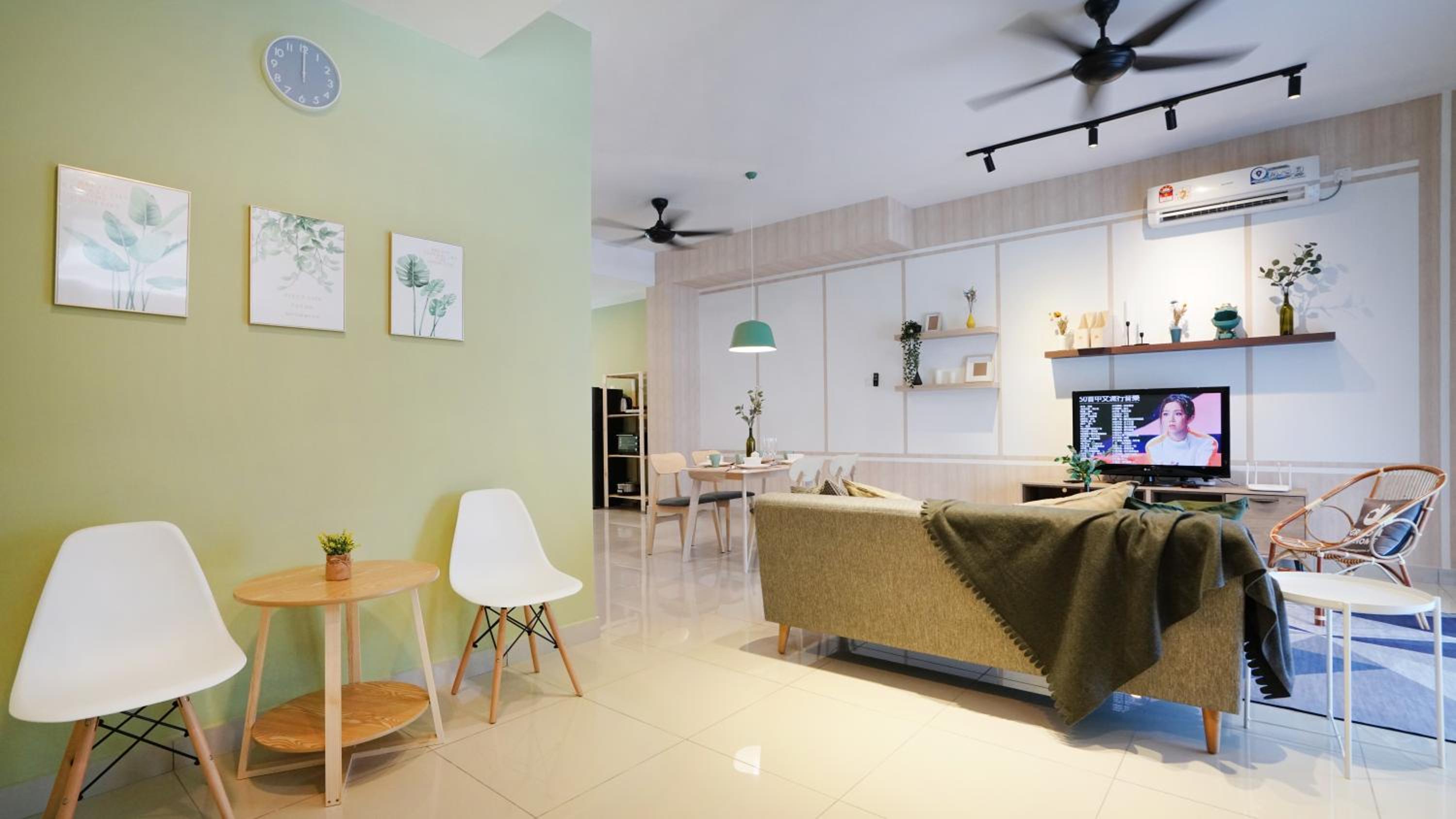 Four-Bedroom House photo 2