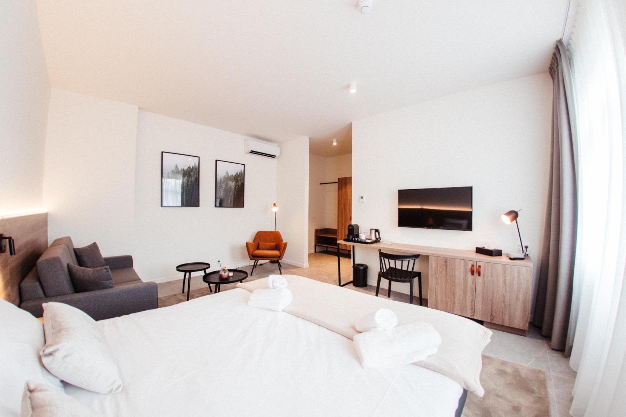 Deluxe Triple Room photo 2